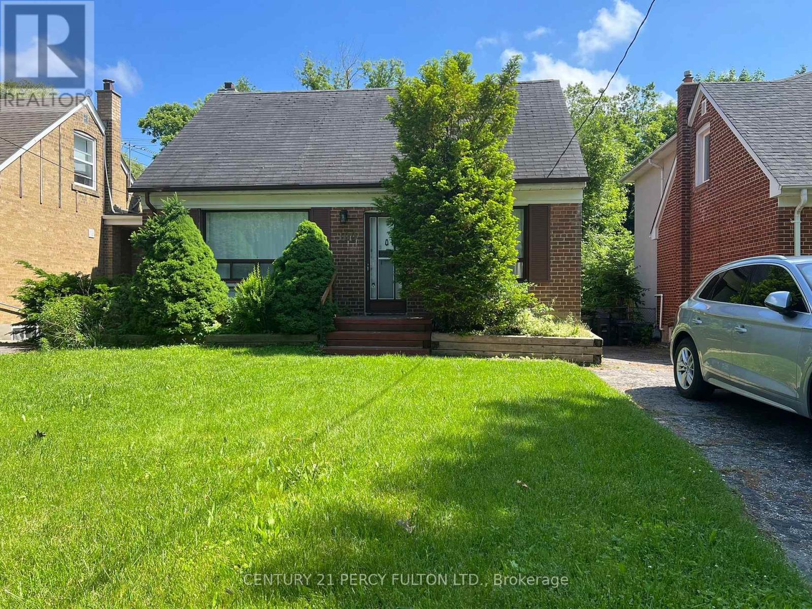 Photo 22 of 109 Norton Avenue, Toronto ON