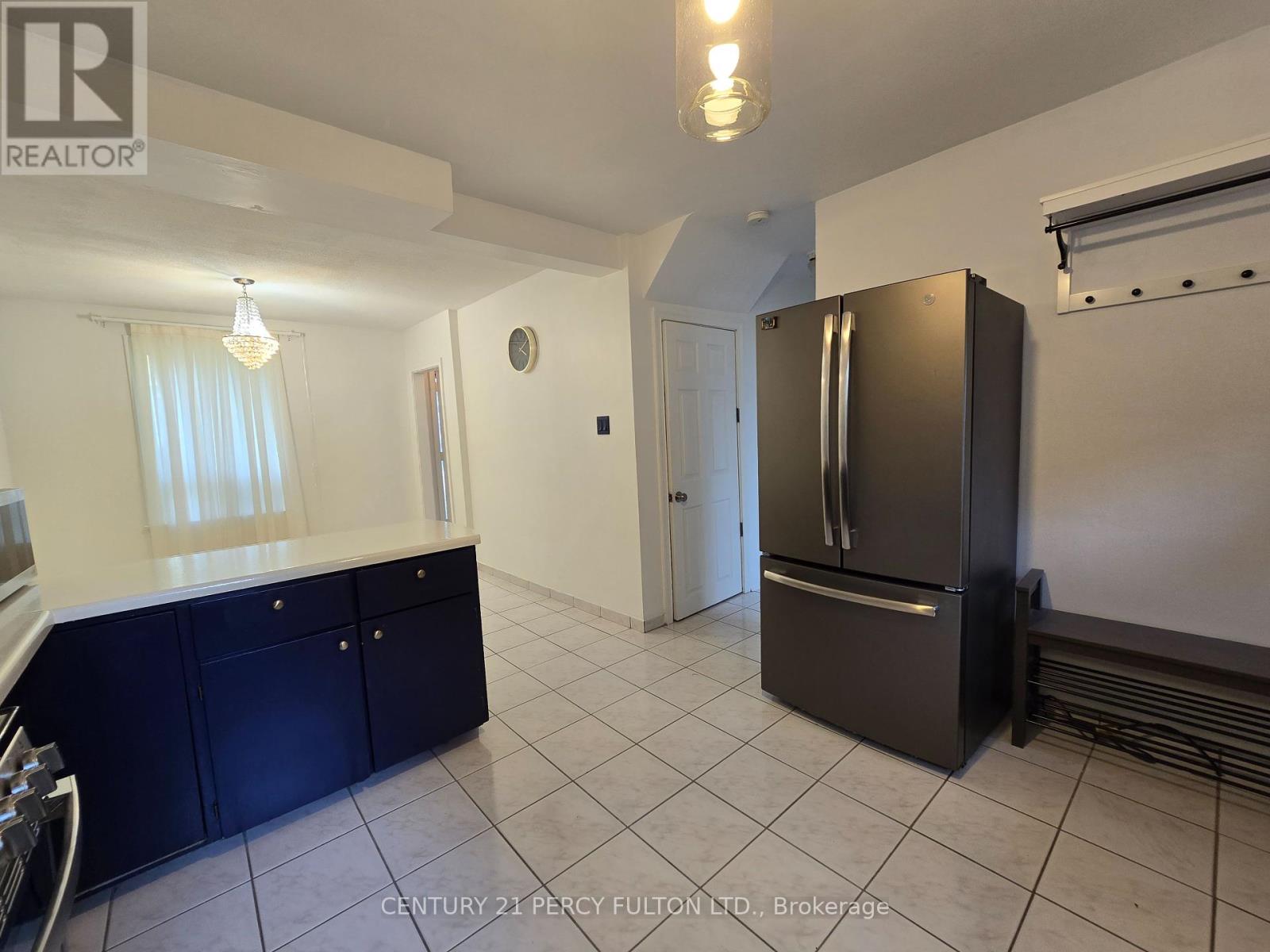 Photo 4 of 109 Norton Avenue, Toronto ON