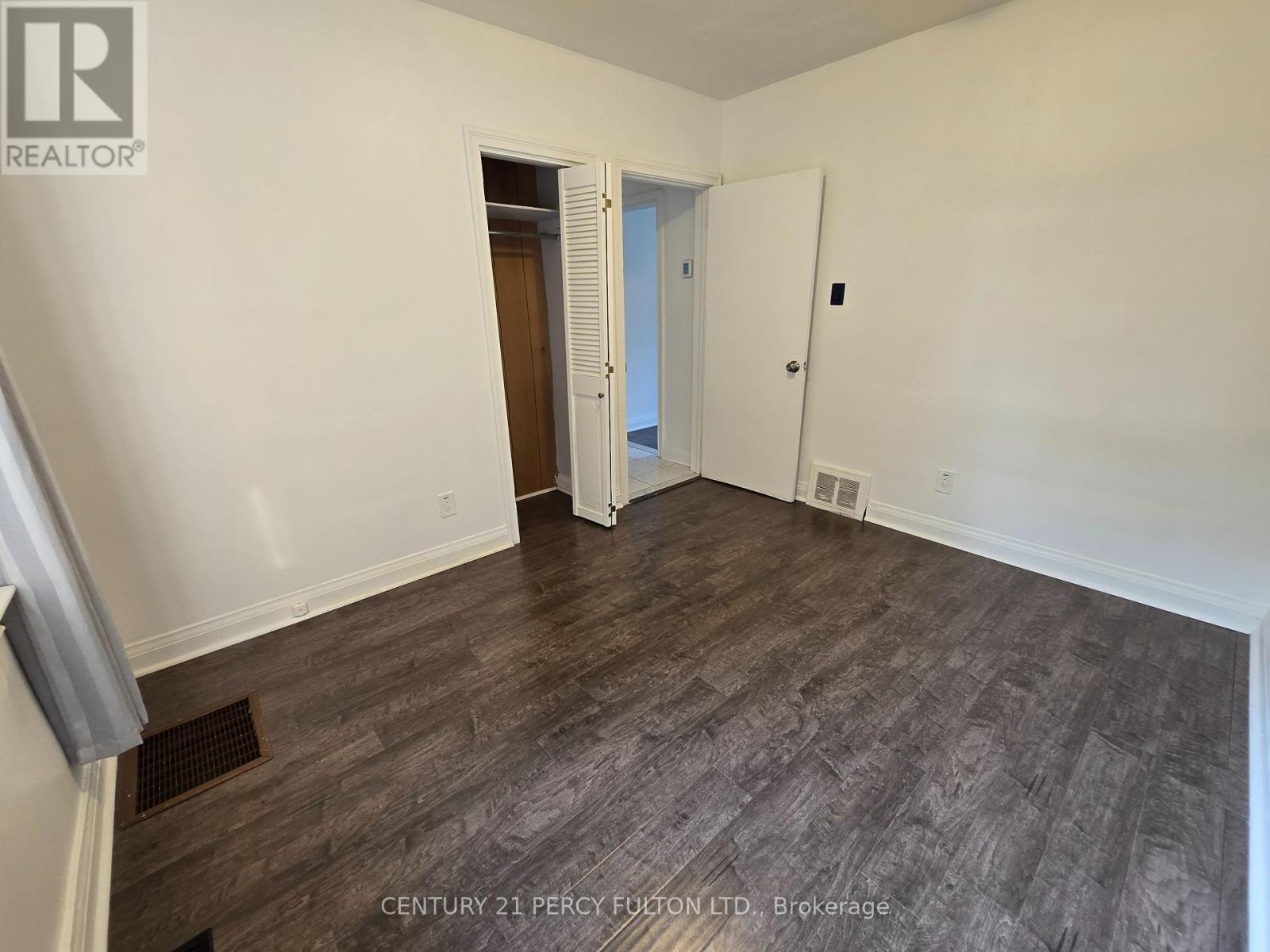Photo 9 of 109 Norton Avenue, Toronto ON