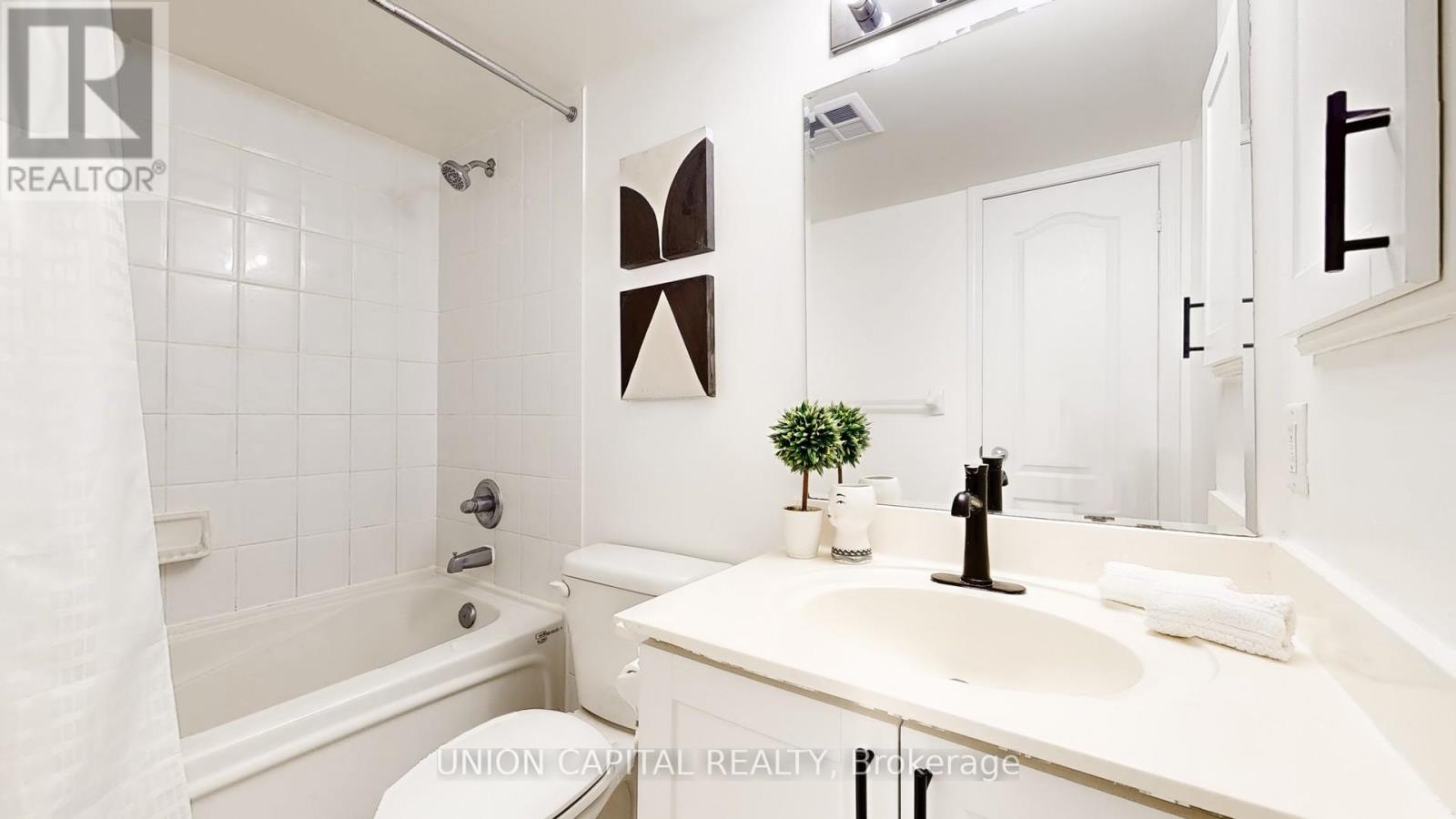 Photo 7 of 1909 3 Rean Drive, Toronto ON