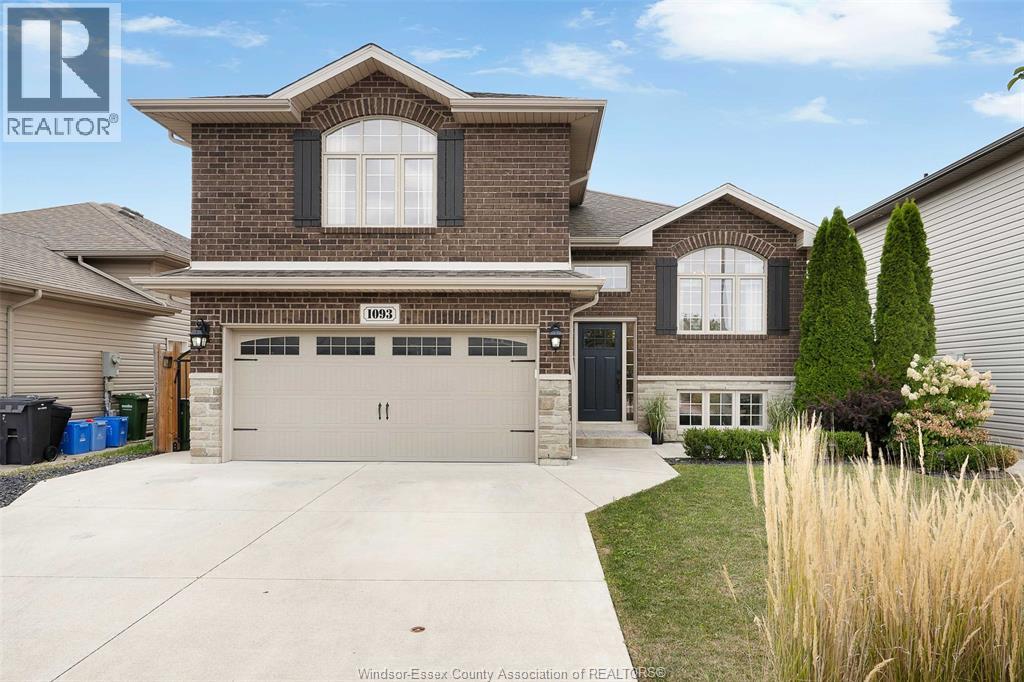 Photo 2 of 1093 Ivanhill Avenue, Windsor ON