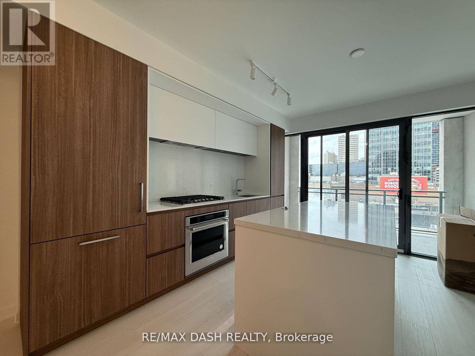 Photo 1 of 403 1 Hillsdale Avenue W, Toronto ON