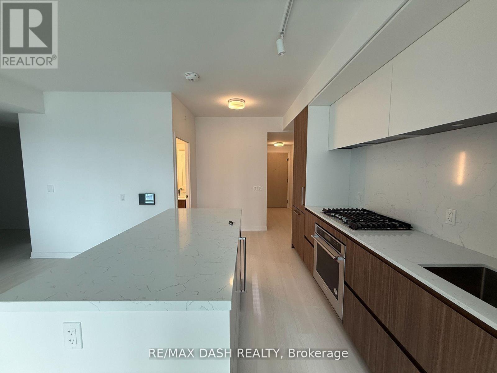Photo 5 of 403 1 Hillsdale Avenue W, Toronto ON