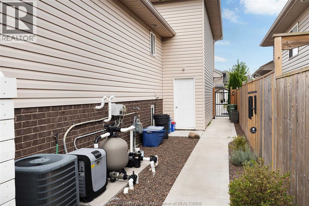 Photo 6 of 1093 Ivanhill Avenue, Windsor ON