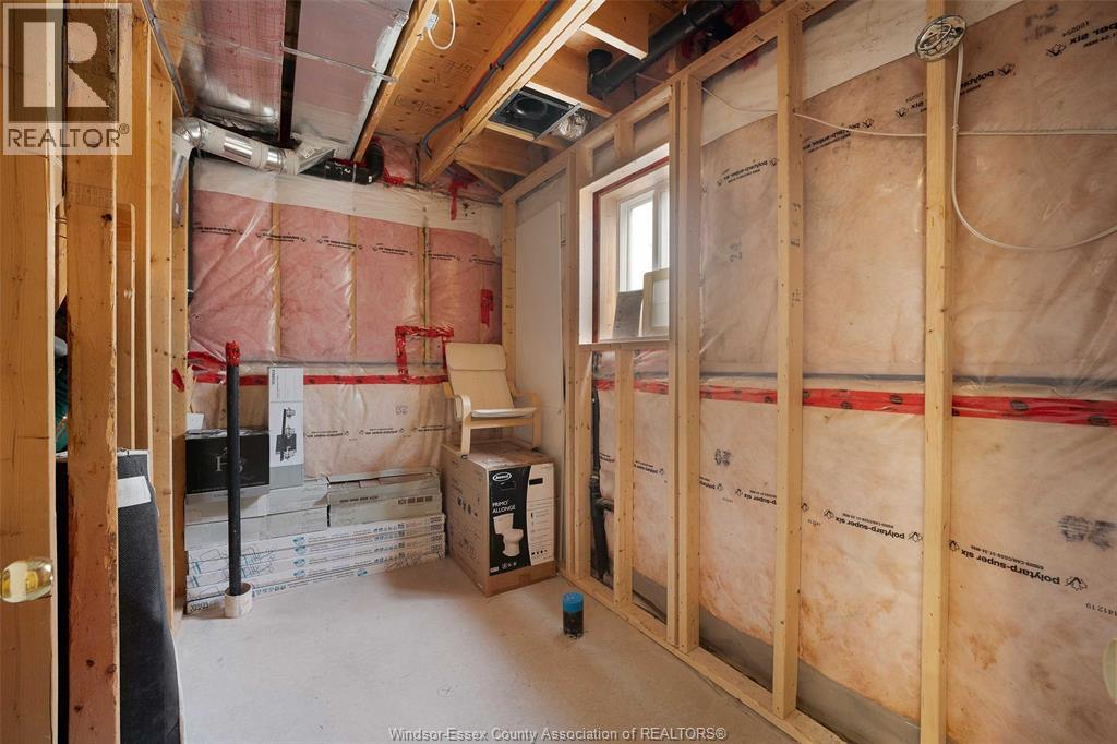 Photo 42 of 1093 Ivanhill Avenue, Windsor ON