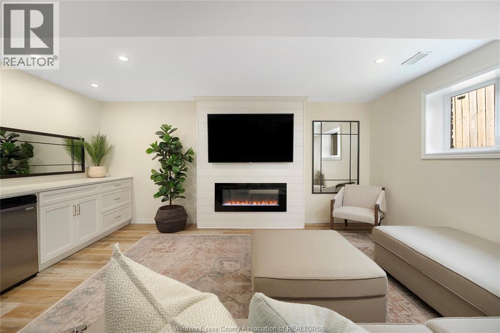 Photo 36 of 1093 Ivanhill Avenue, Windsor ON