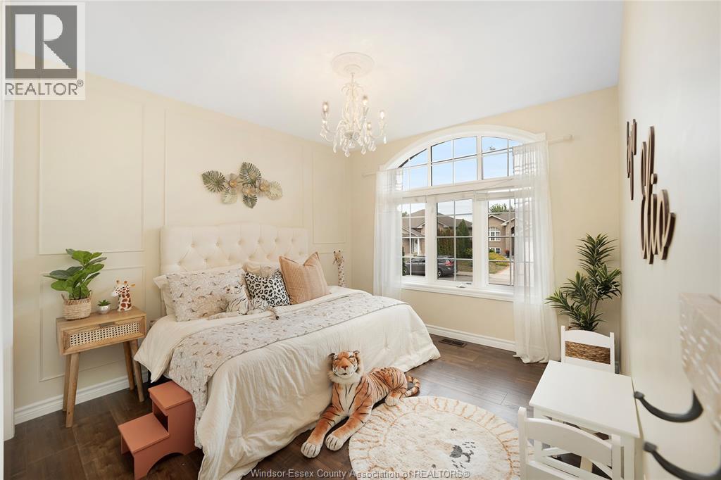 Photo 31 of 1093 Ivanhill Avenue, Windsor ON