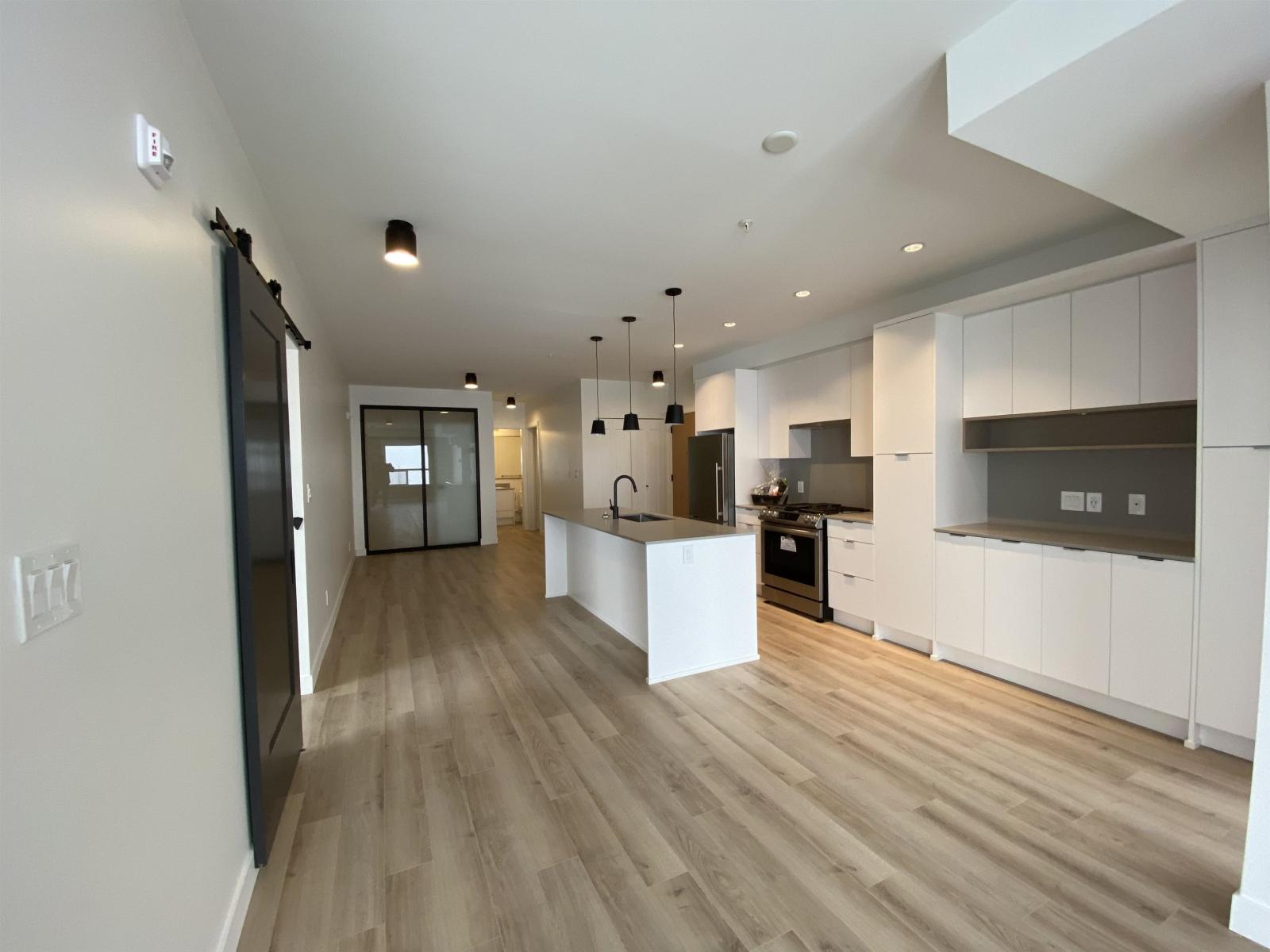 Photo 8 of 426 2493 Montrose Avenue, Abbotsford BC