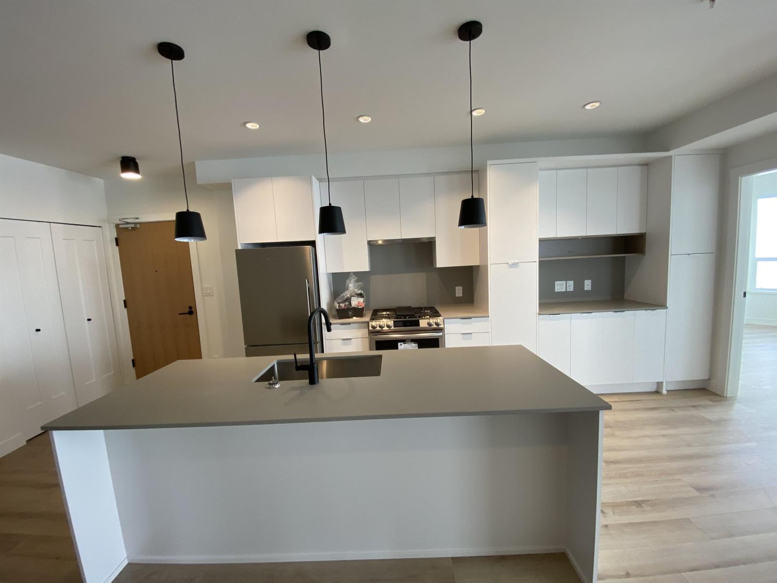 Photo 11 of 426 2493 Montrose Avenue, Abbotsford BC