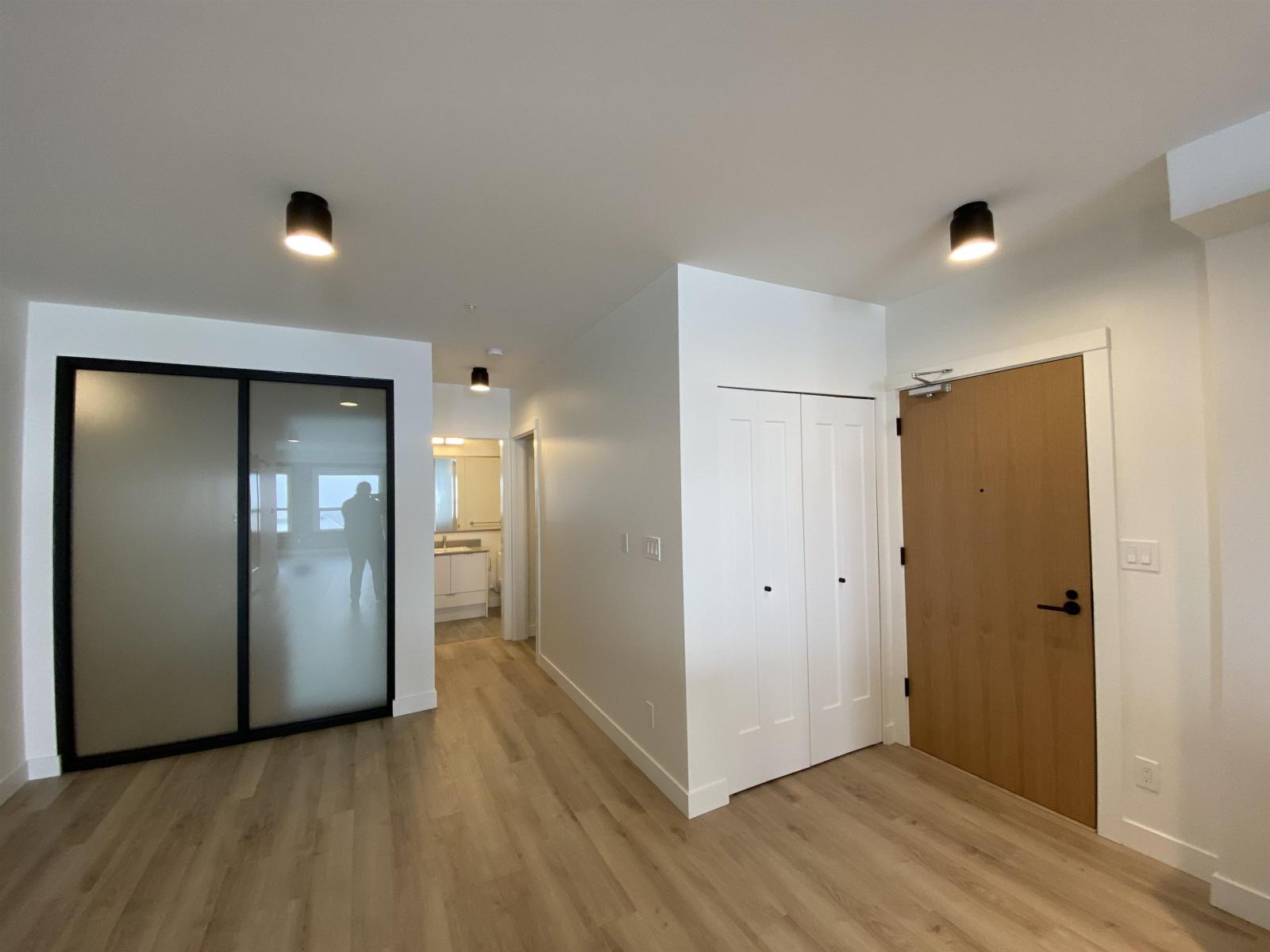 Photo 12 of 426 2493 Montrose Avenue, Abbotsford BC