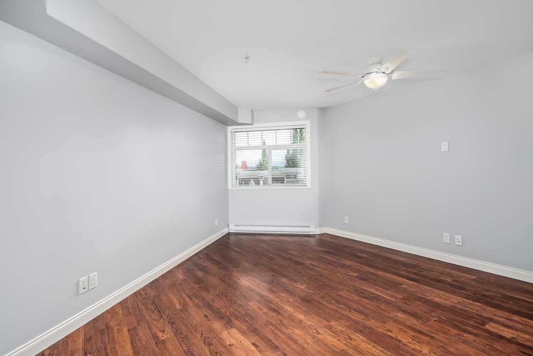 Photo 11 of 351 5660 201 A Street, Langley BC