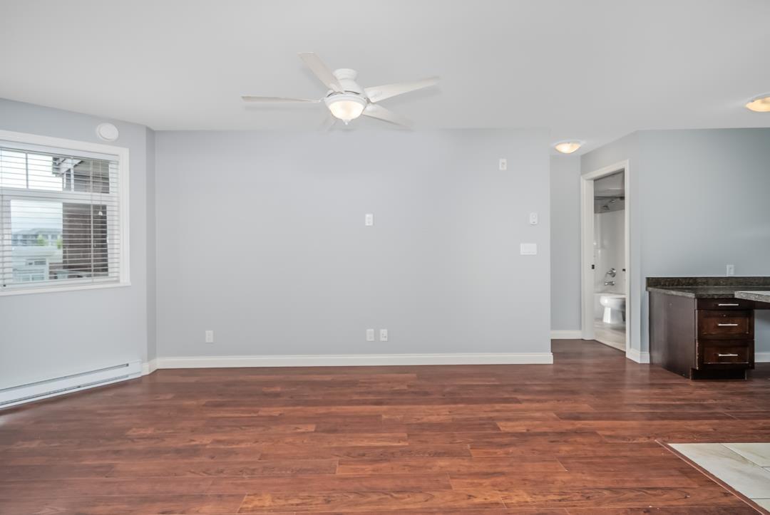 Photo 13 of 351 5660 201 A Street, Langley BC