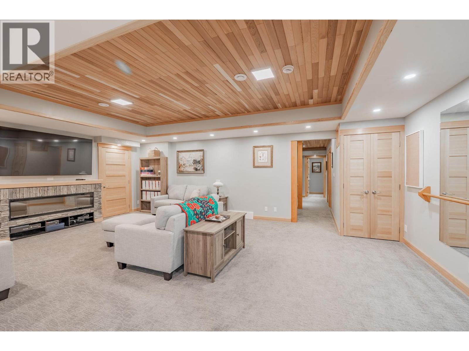 Photo 33 of 4 2400 Kootenay Rd No 3 Road, Invermere BC
