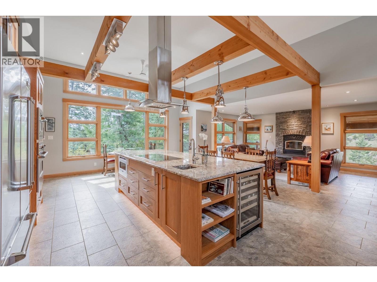 Photo 8 of 4 2400 Kootenay Rd No 3 Road, Invermere BC