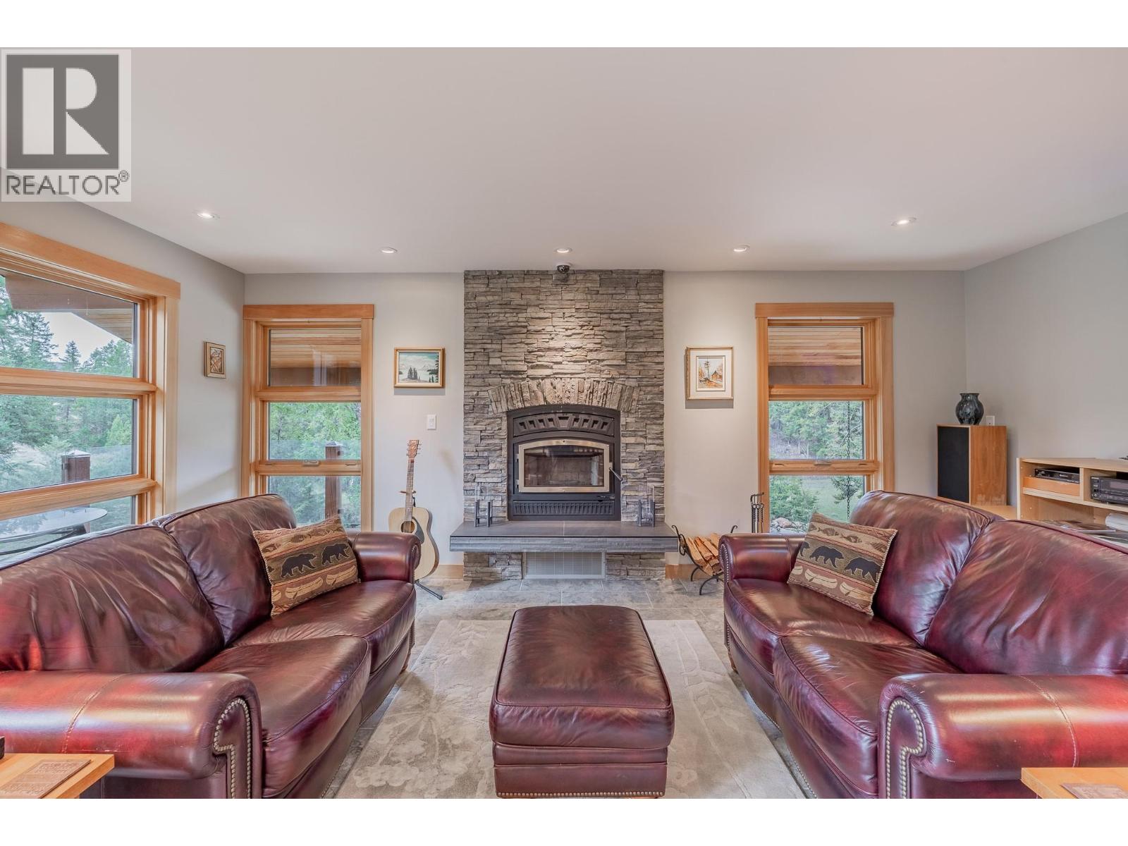 Photo 9 of 4 2400 Kootenay Rd No 3 Road, Invermere BC