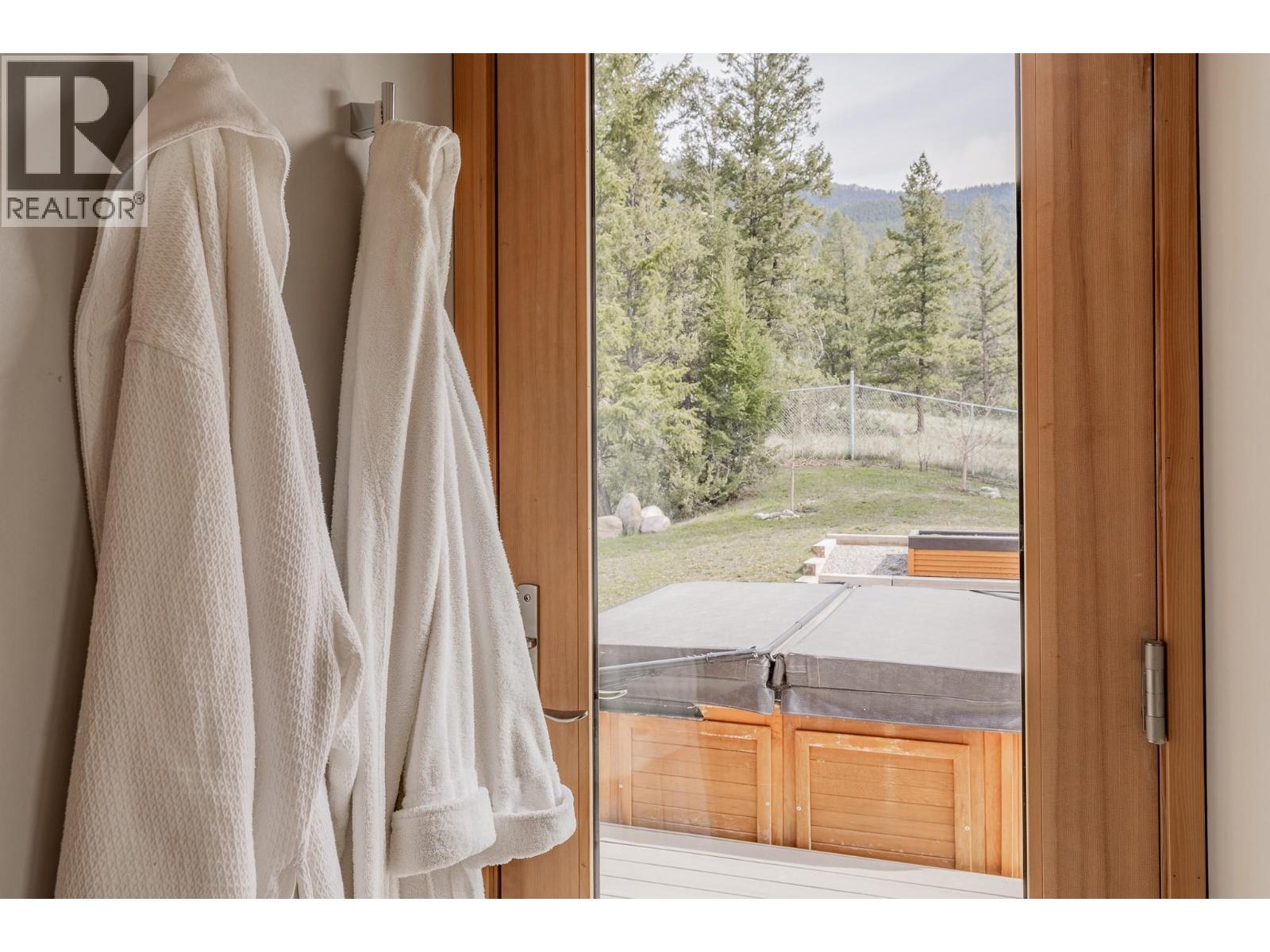 Photo 20 of 4 2400 Kootenay Rd No 3 Road, Invermere BC