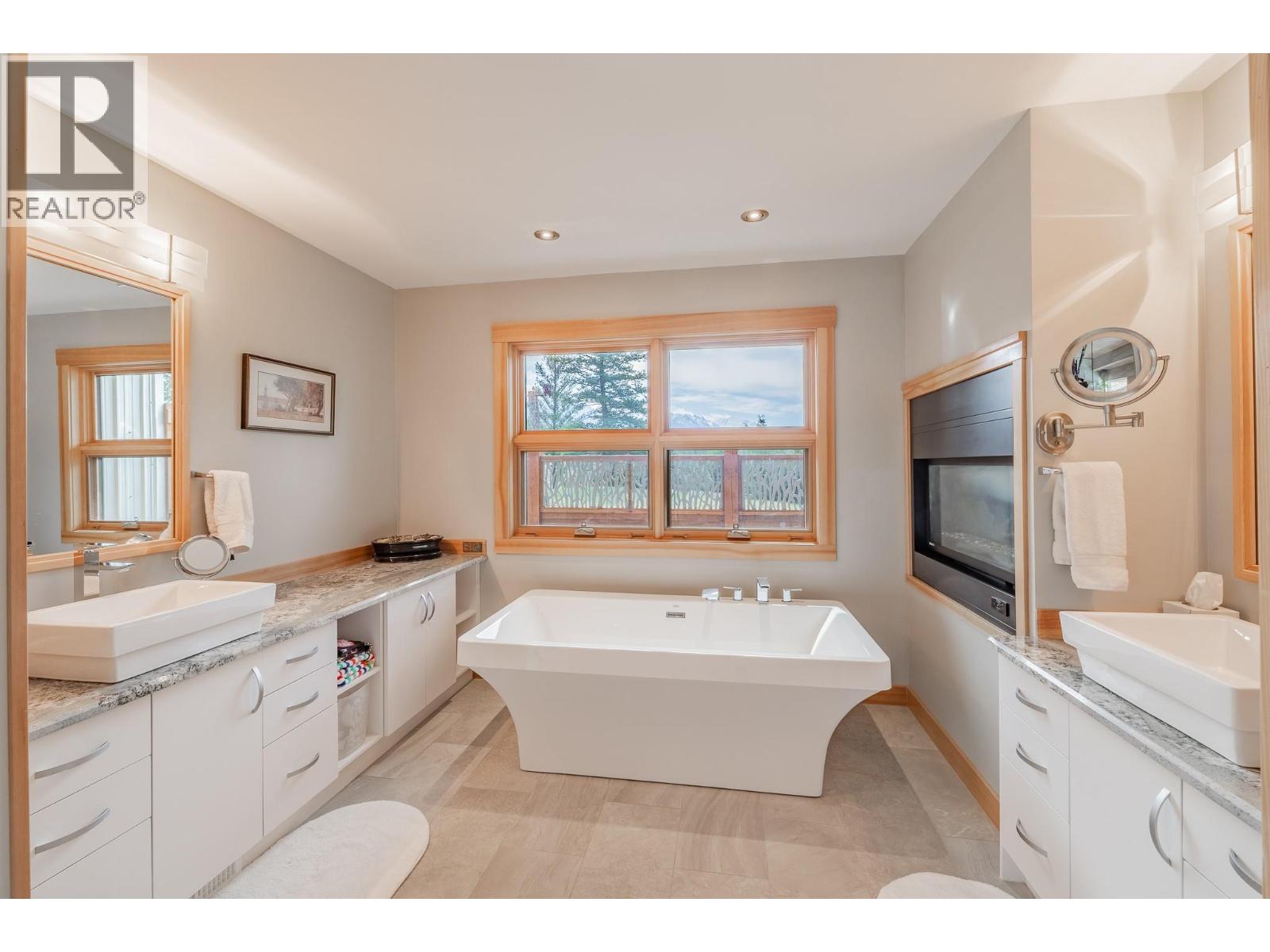 Photo 19 of 4 2400 Kootenay Rd No 3 Road, Invermere BC