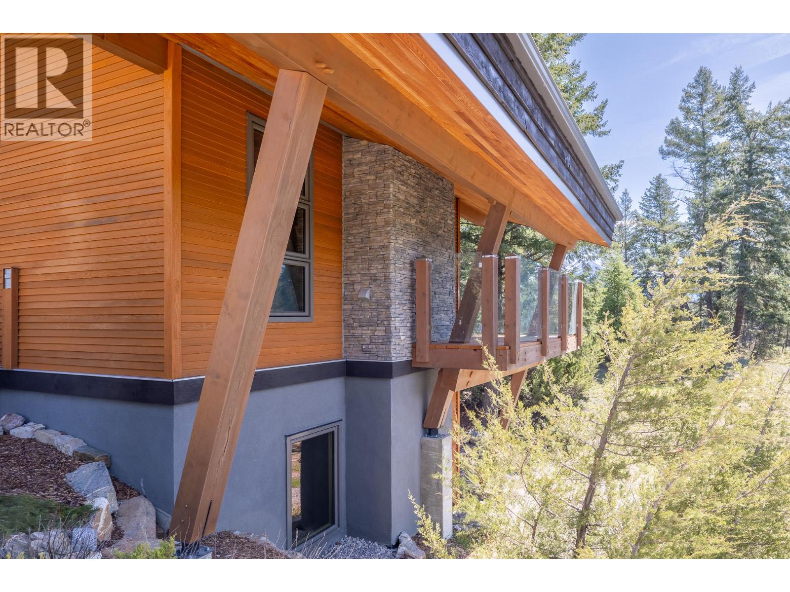 Photo 65 of 4 2400 Kootenay Rd No 3 Road, Invermere BC