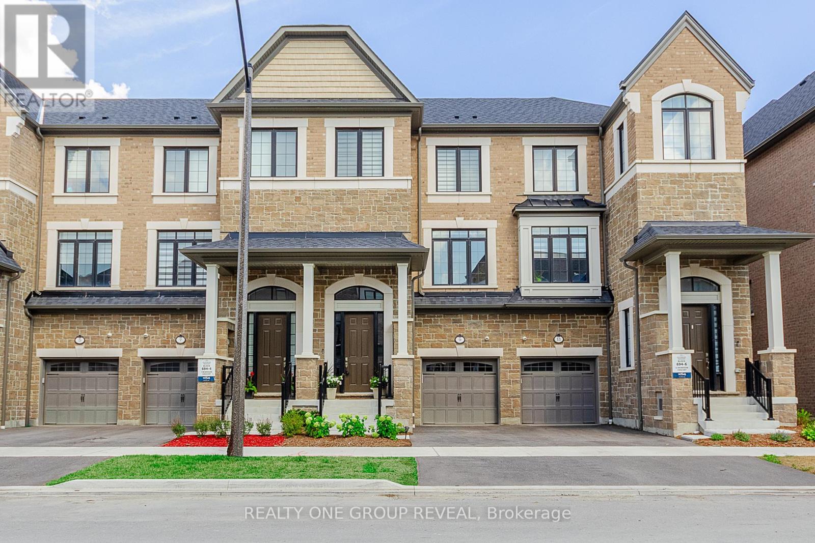 Photo 1 of 9 Morrison Crescent, Whitby ON