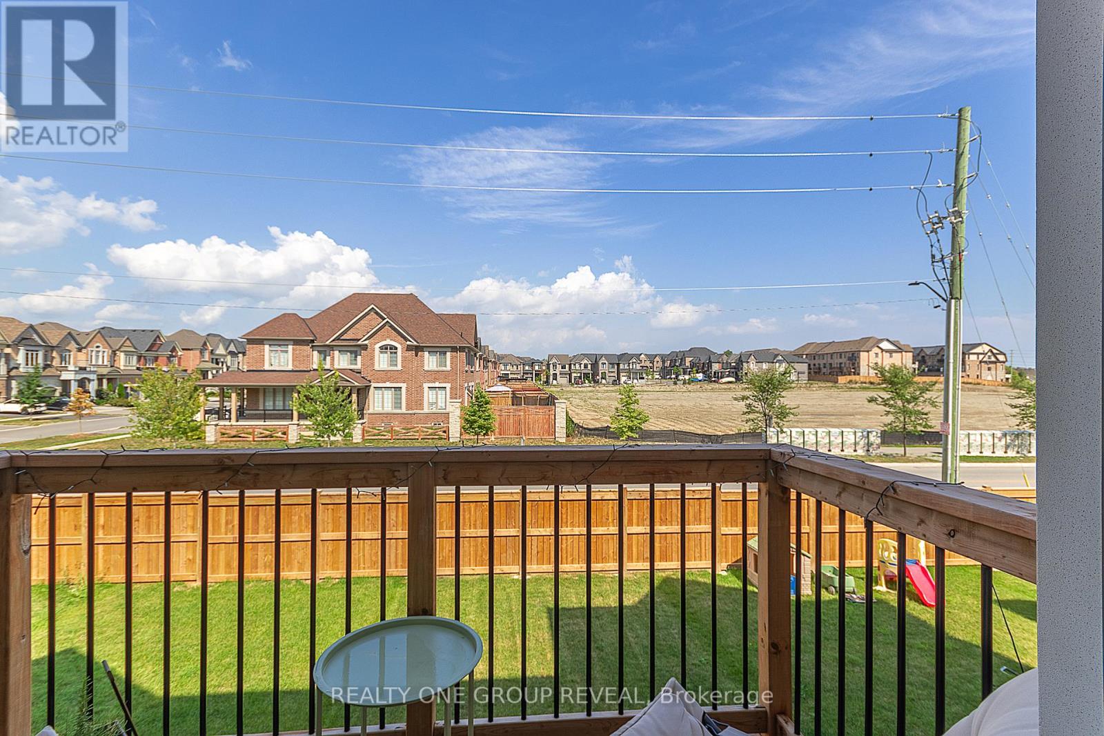 Photo 11 of 9 Morrison Crescent, Whitby ON
