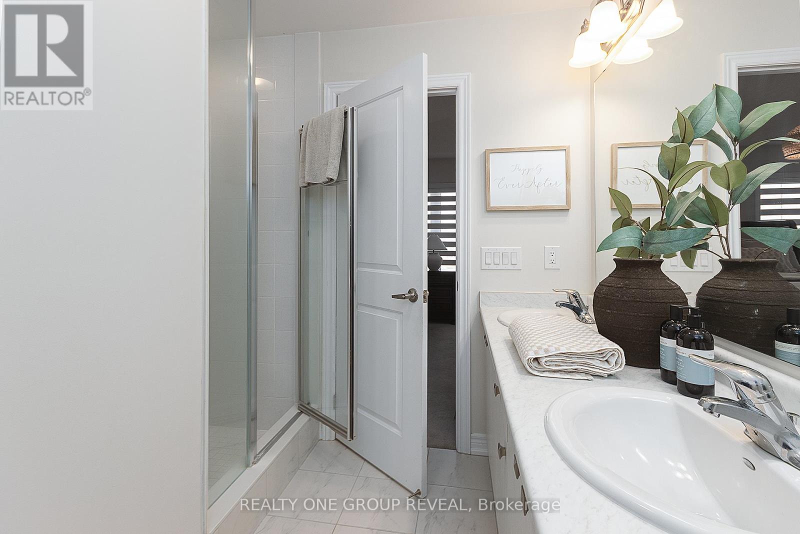 Photo 16 of 9 Morrison Crescent, Whitby ON