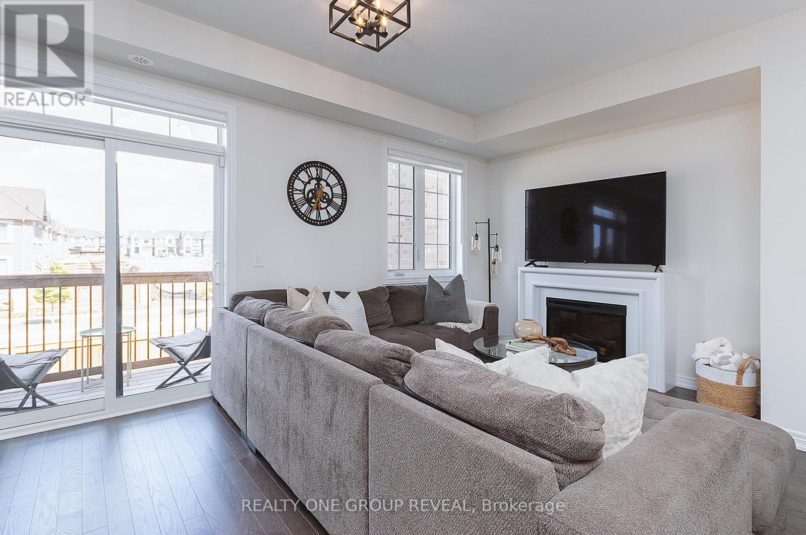 Photo 9 of 9 Morrison Crescent, Whitby ON