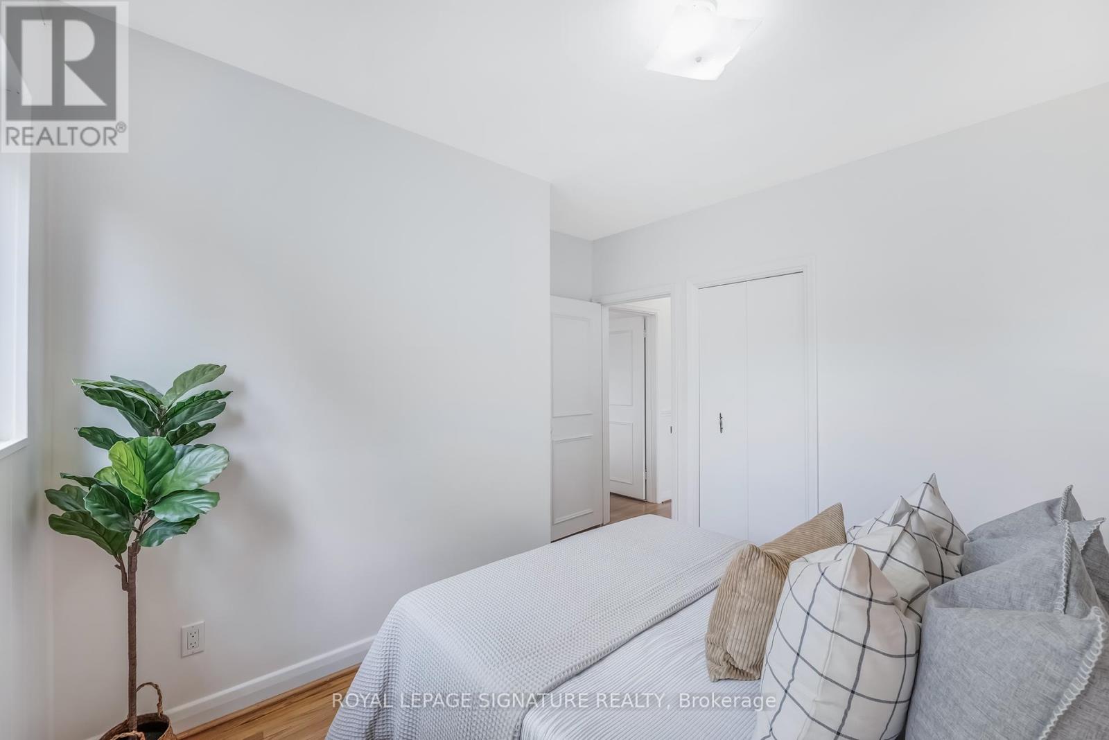 Photo 17 of 6 Lynn Gate Crescent, Toronto ON