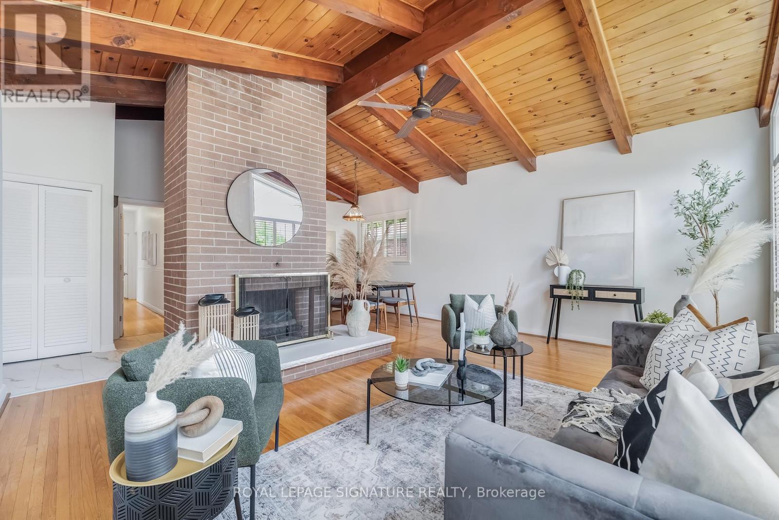 Photo 3 of 6 Lynn Gate Crescent, Toronto ON