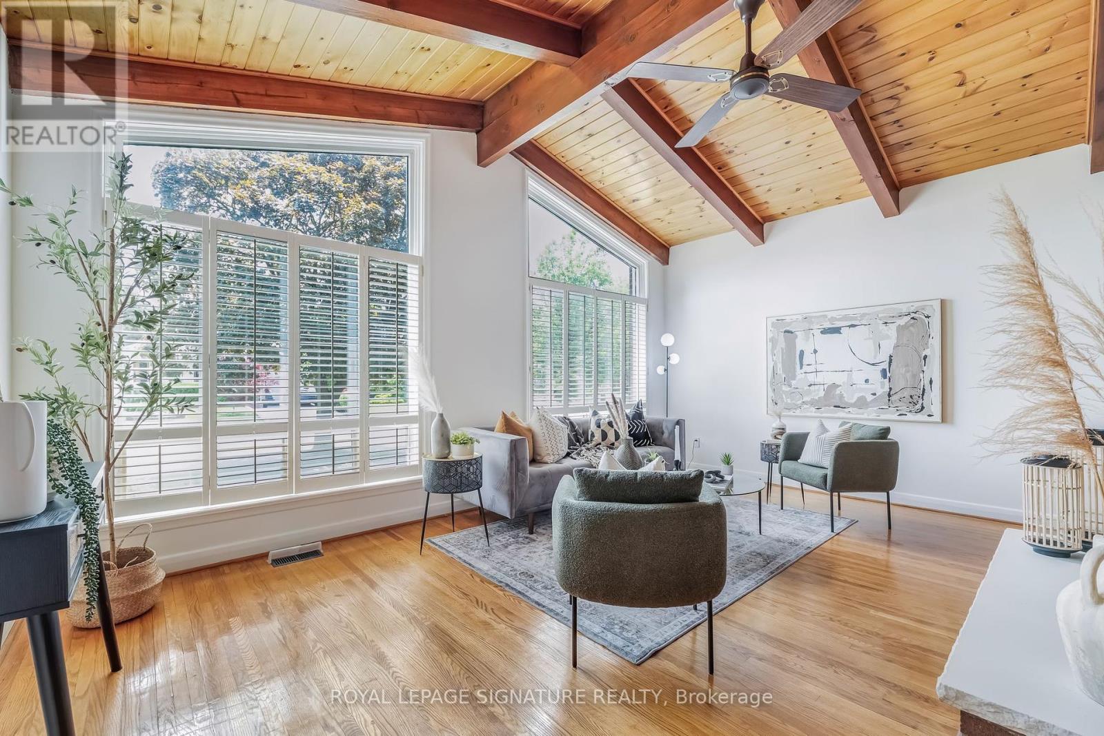 Photo 4 of 6 Lynn Gate Crescent, Toronto ON