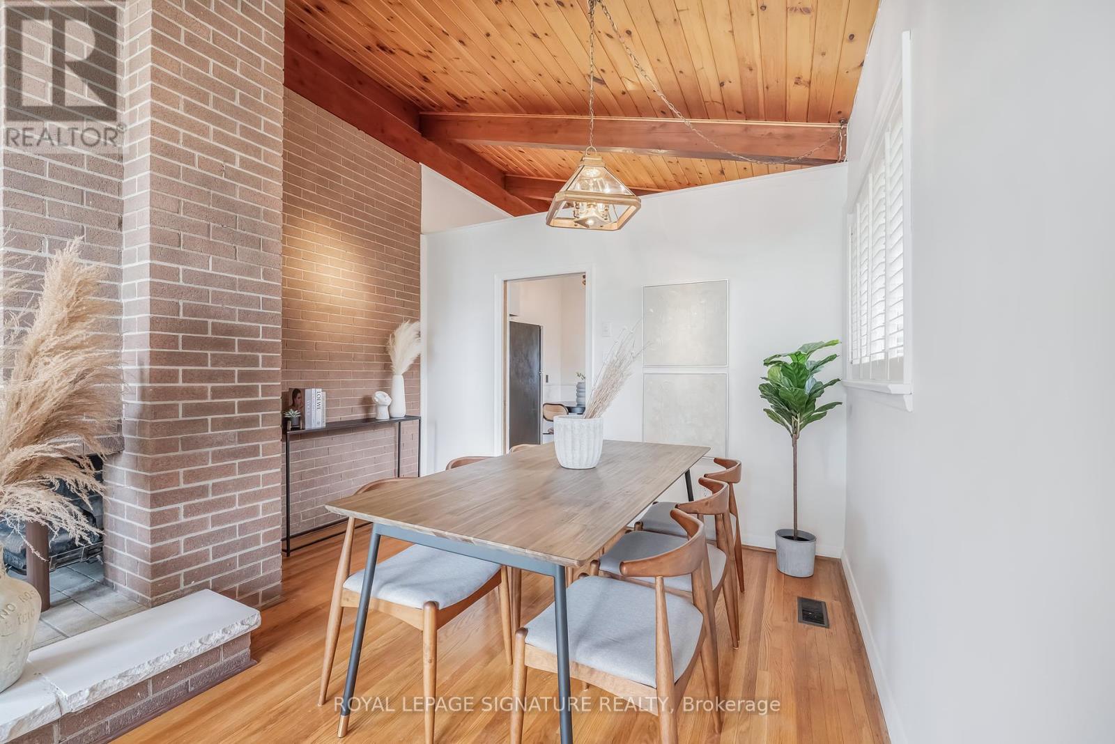 Photo 7 of 6 Lynn Gate Crescent, Toronto ON