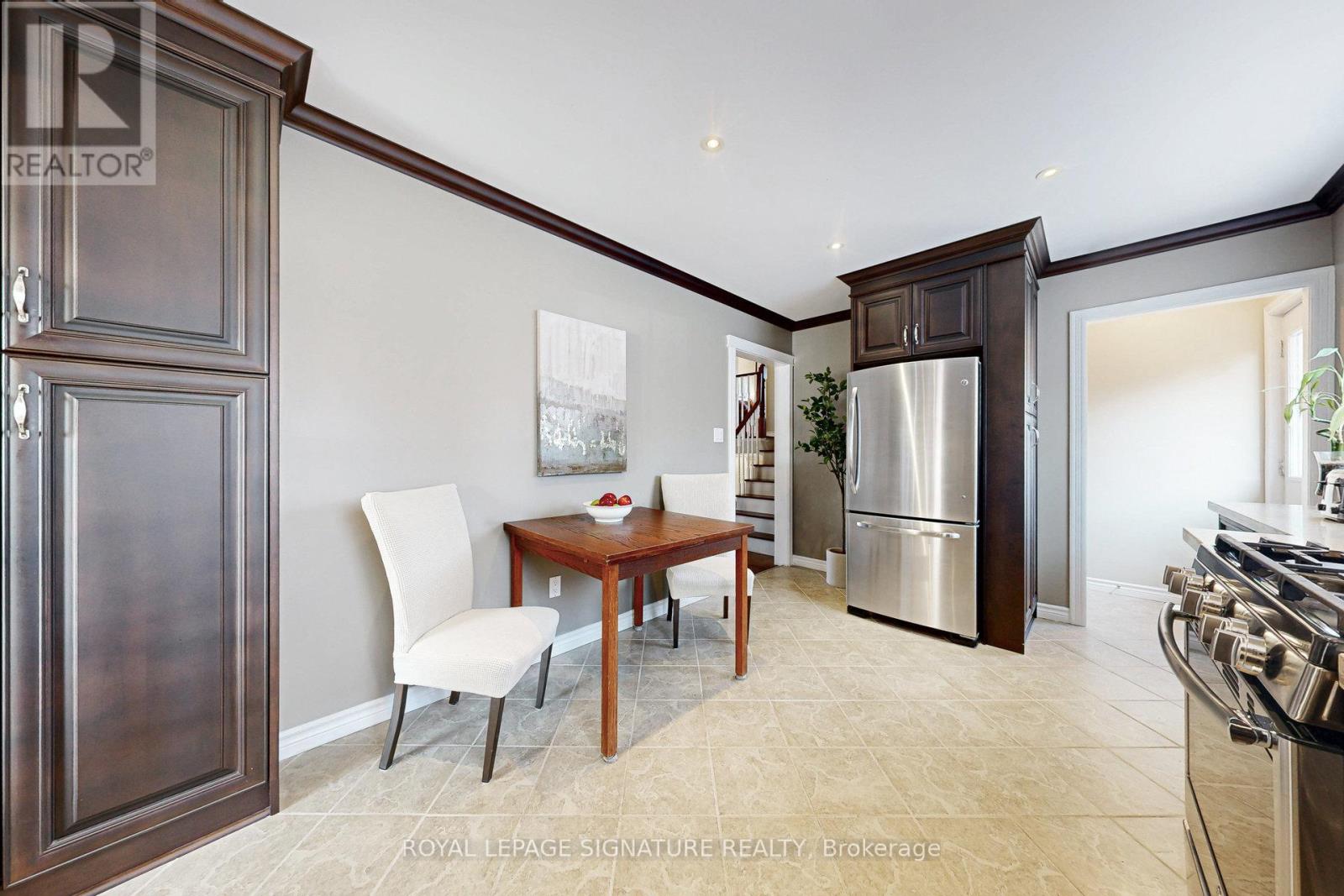 Photo 11 of 867 Antonio Street, Pickering ON