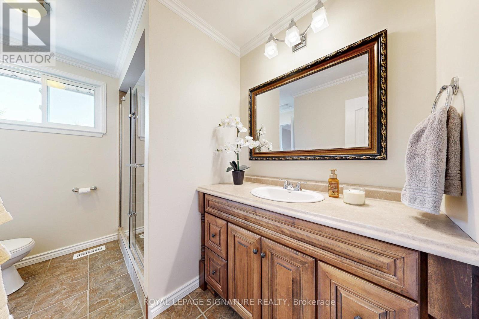 Photo 16 of 867 Antonio Street, Pickering ON
