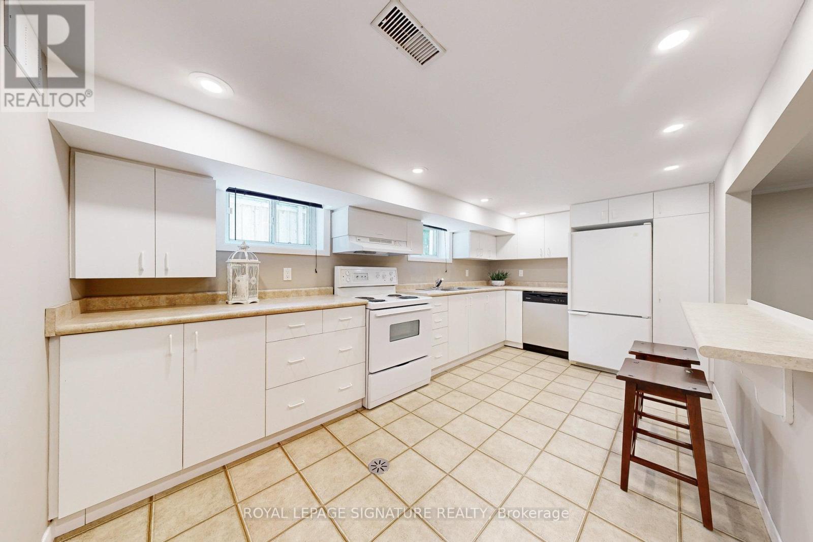 Photo 26 of 867 Antonio Street, Pickering ON