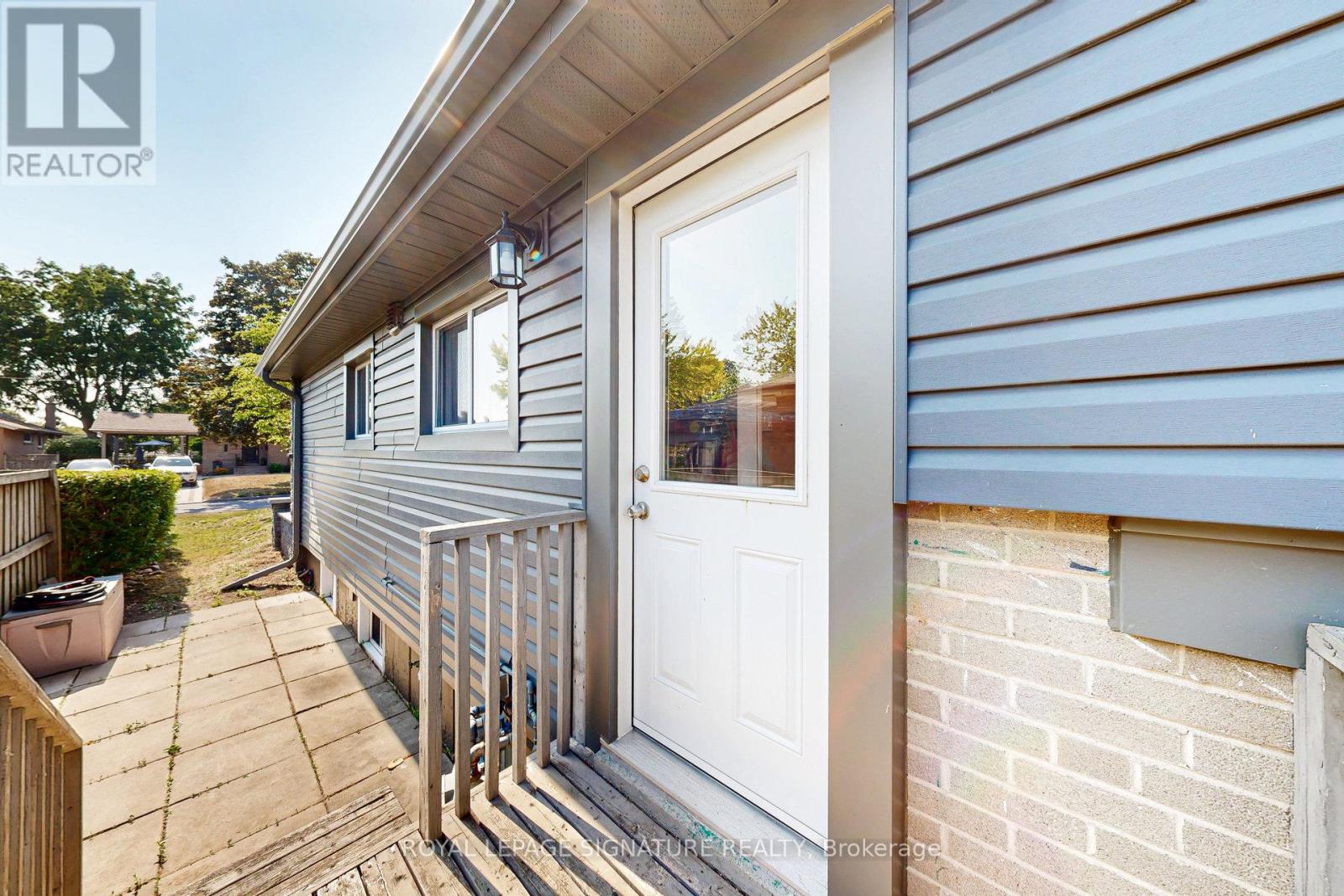Photo 31 of 867 Antonio Street, Pickering ON