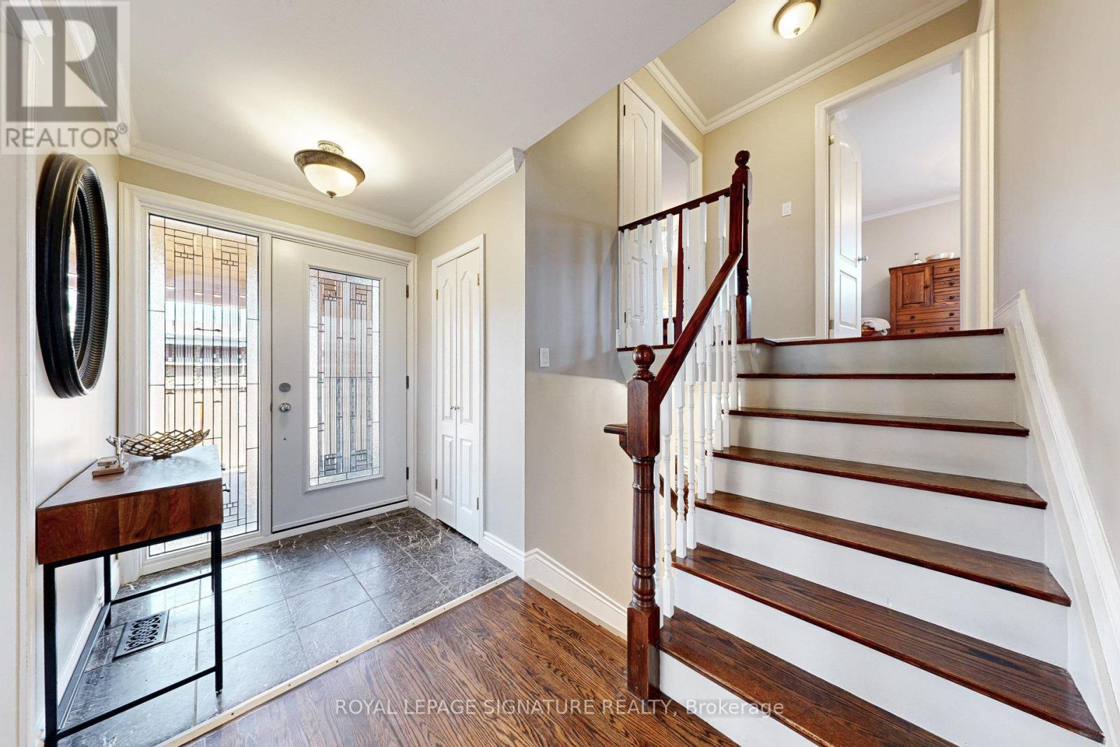 Photo 4 of 867 Antonio Street, Pickering ON