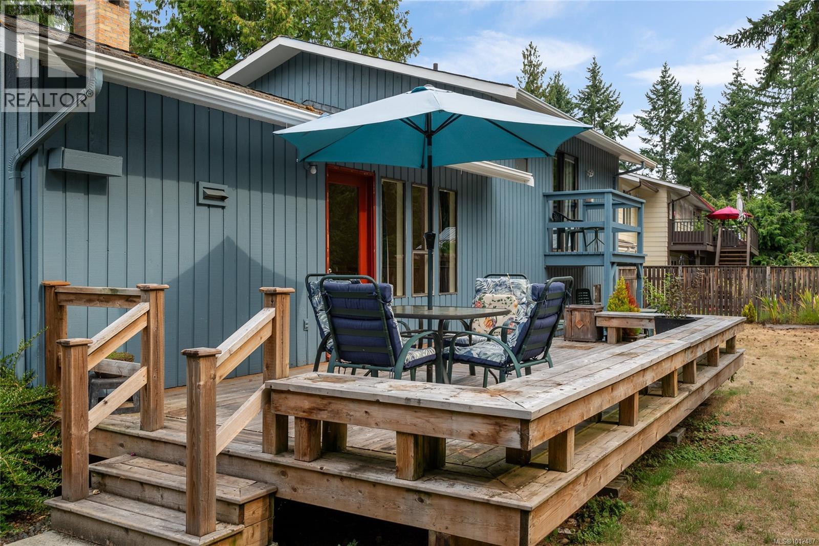 Photo 14 of 862 Ballenas Rd W, Parksville BC