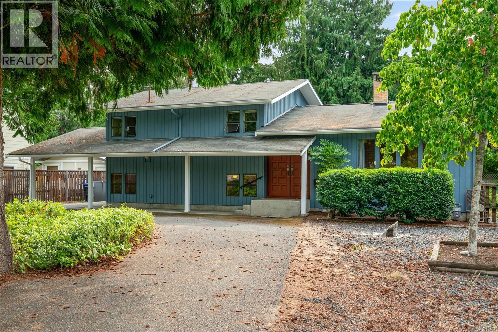 Photo 2 of 862 Ballenas Rd W, Parksville BC