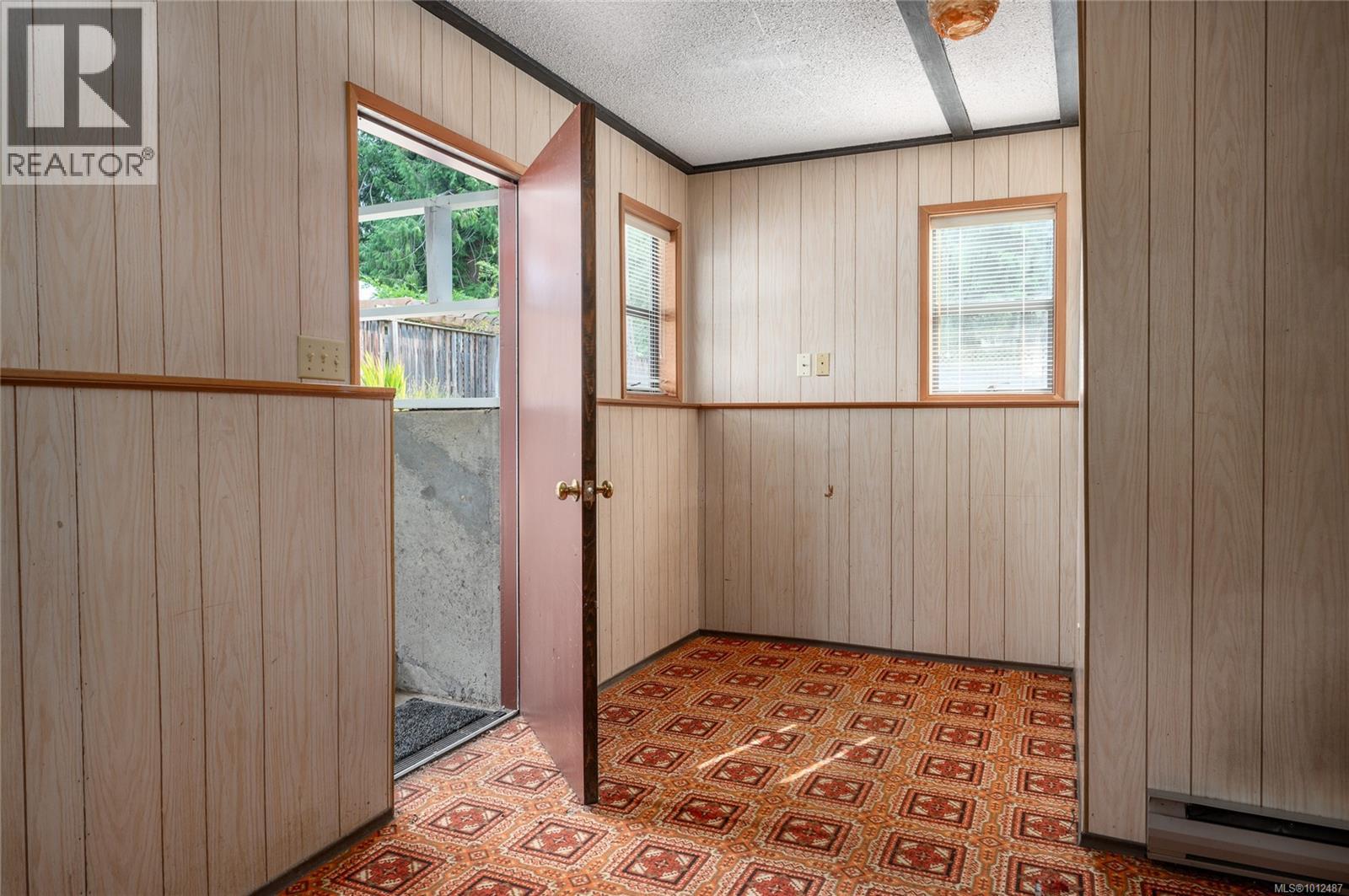 Photo 34 of 862 Ballenas Rd W, Parksville BC