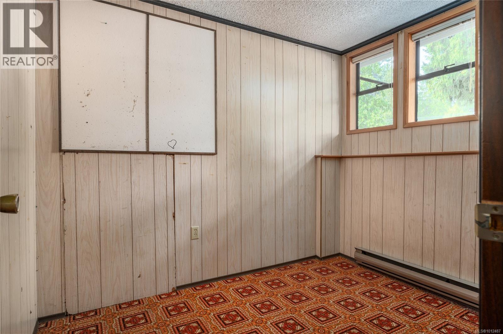 Photo 37 of 862 Ballenas Rd W, Parksville BC