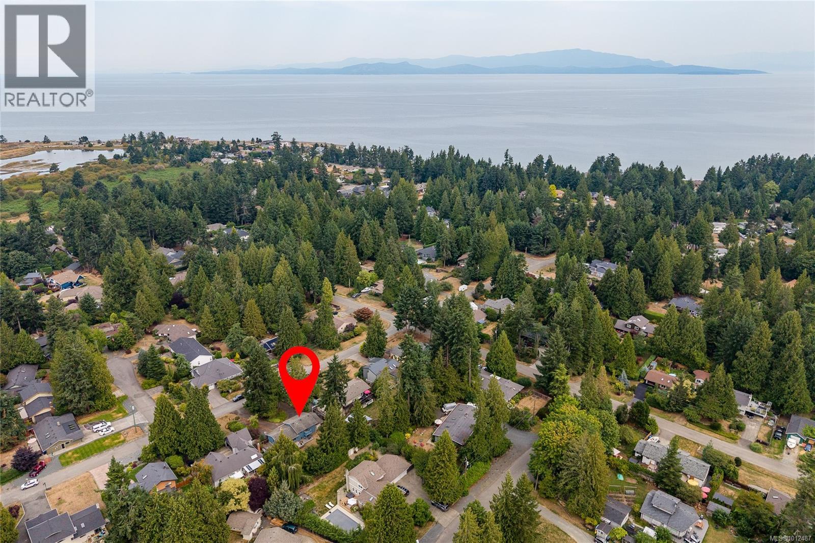 Photo 4 of 862 Ballenas Rd W, Parksville BC