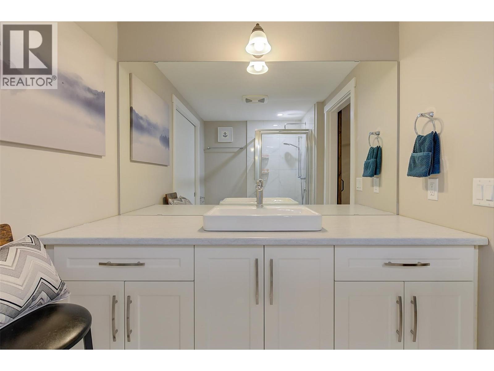 2893 Robinson Road Unit# 13, Lake Country
