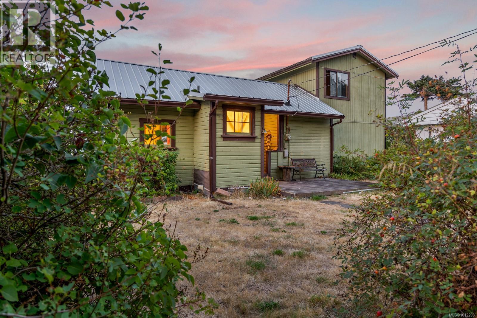 1838 Astra Rd, Comox