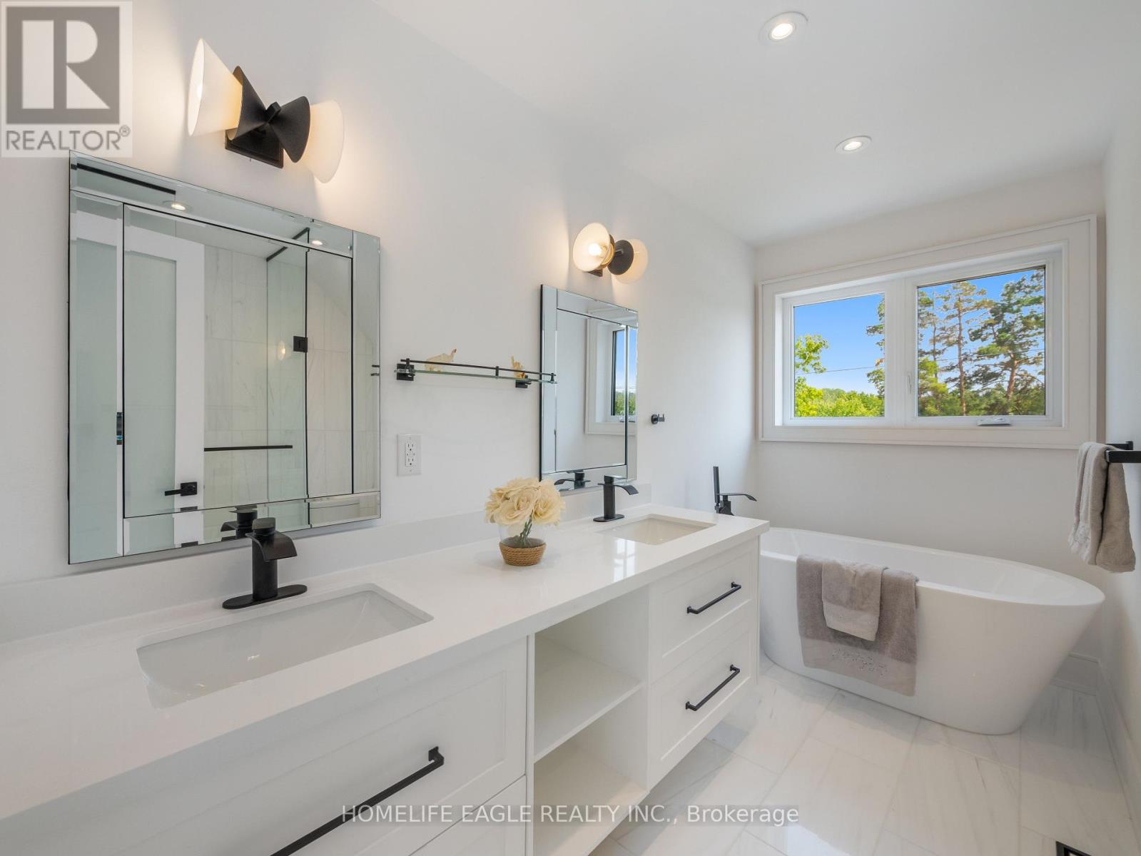 Photo 16 of 1242 Killarney Beach Road, Innisfil ON