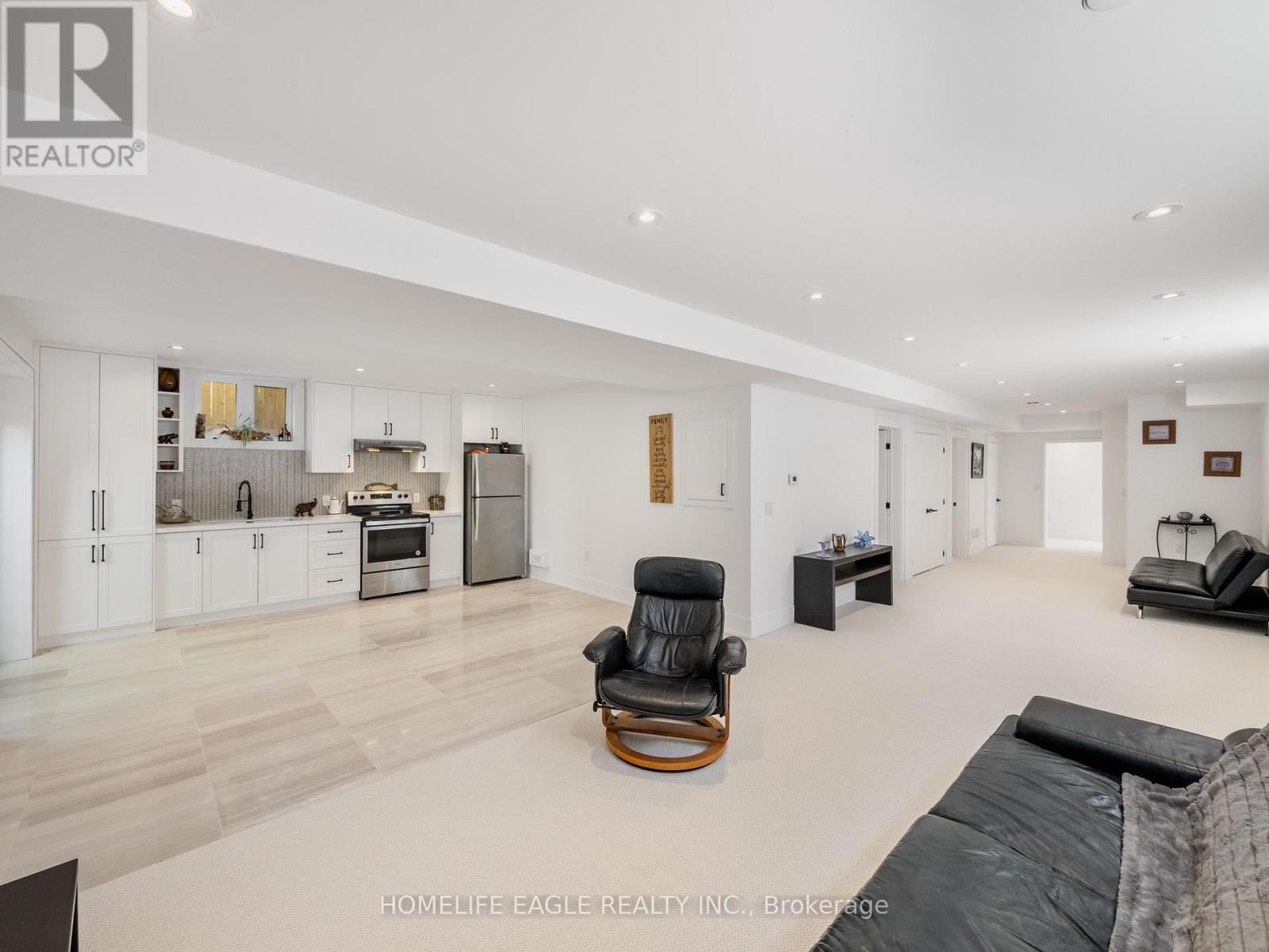 Photo 26 of 1242 Killarney Beach Road, Innisfil ON