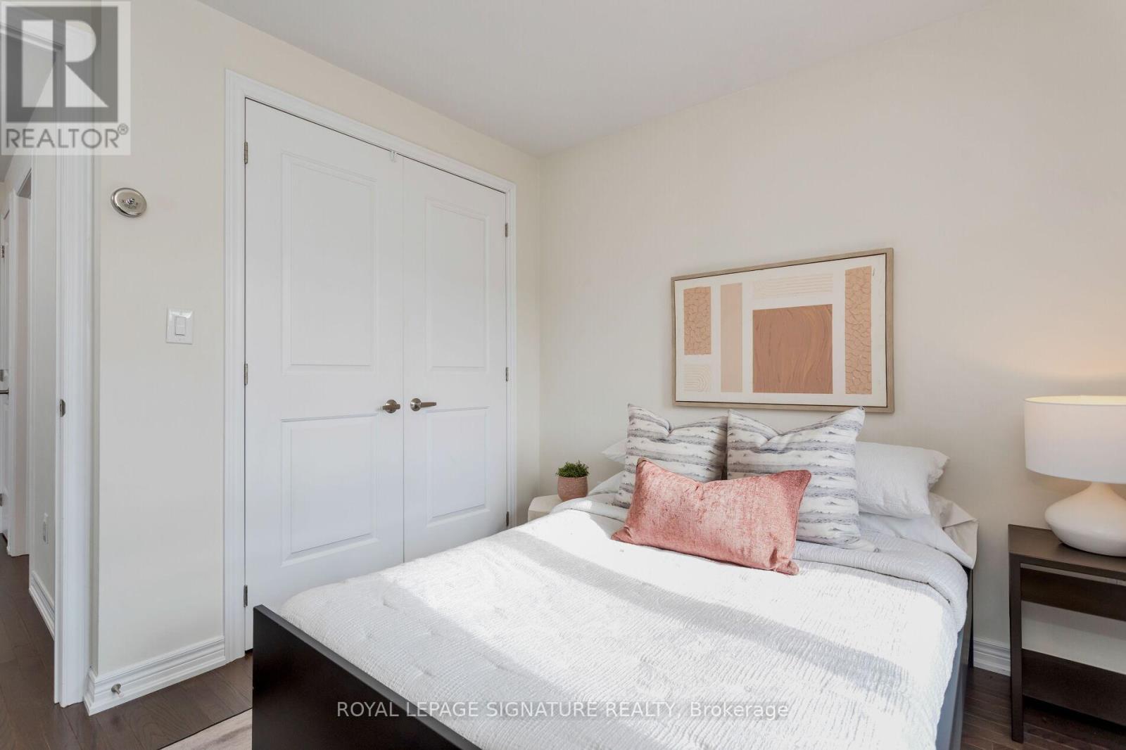 Photo 19 of 18 105 Kayla Crescent E, Vaughan ON