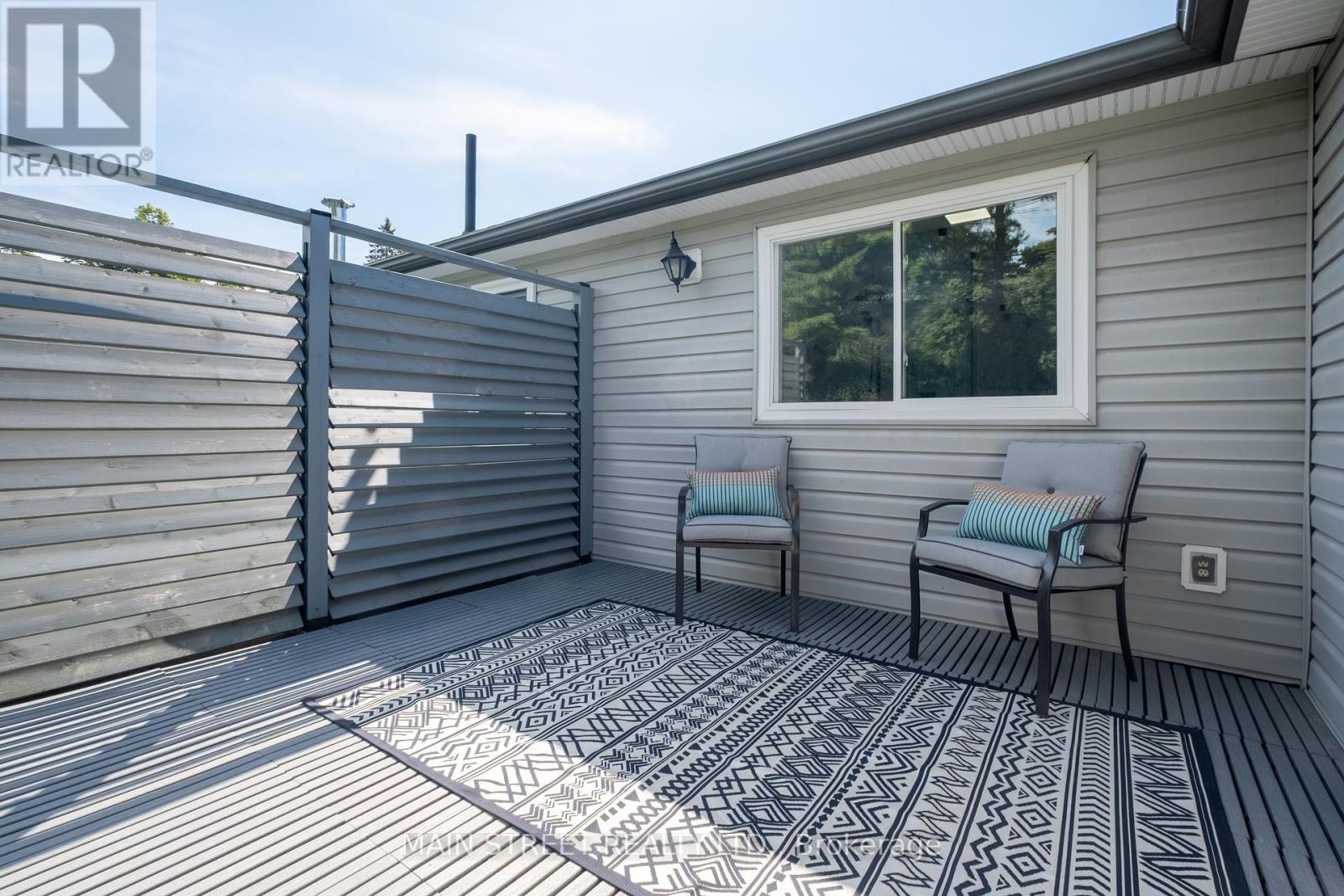 Photo 16 of 23 Sunnidale Boulevard E, Georgina ON