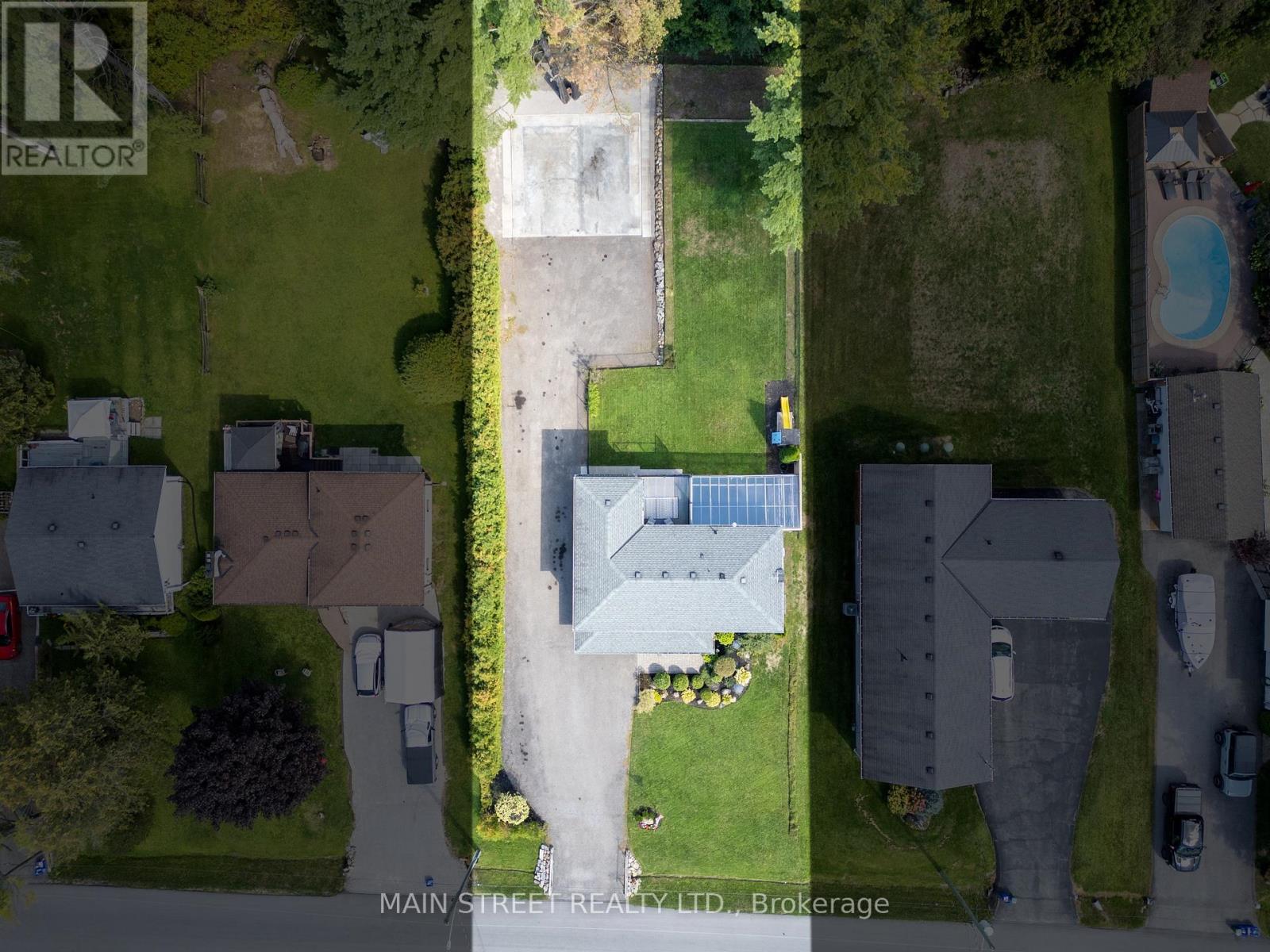 Photo 20 of 23 Sunnidale Boulevard E, Georgina ON