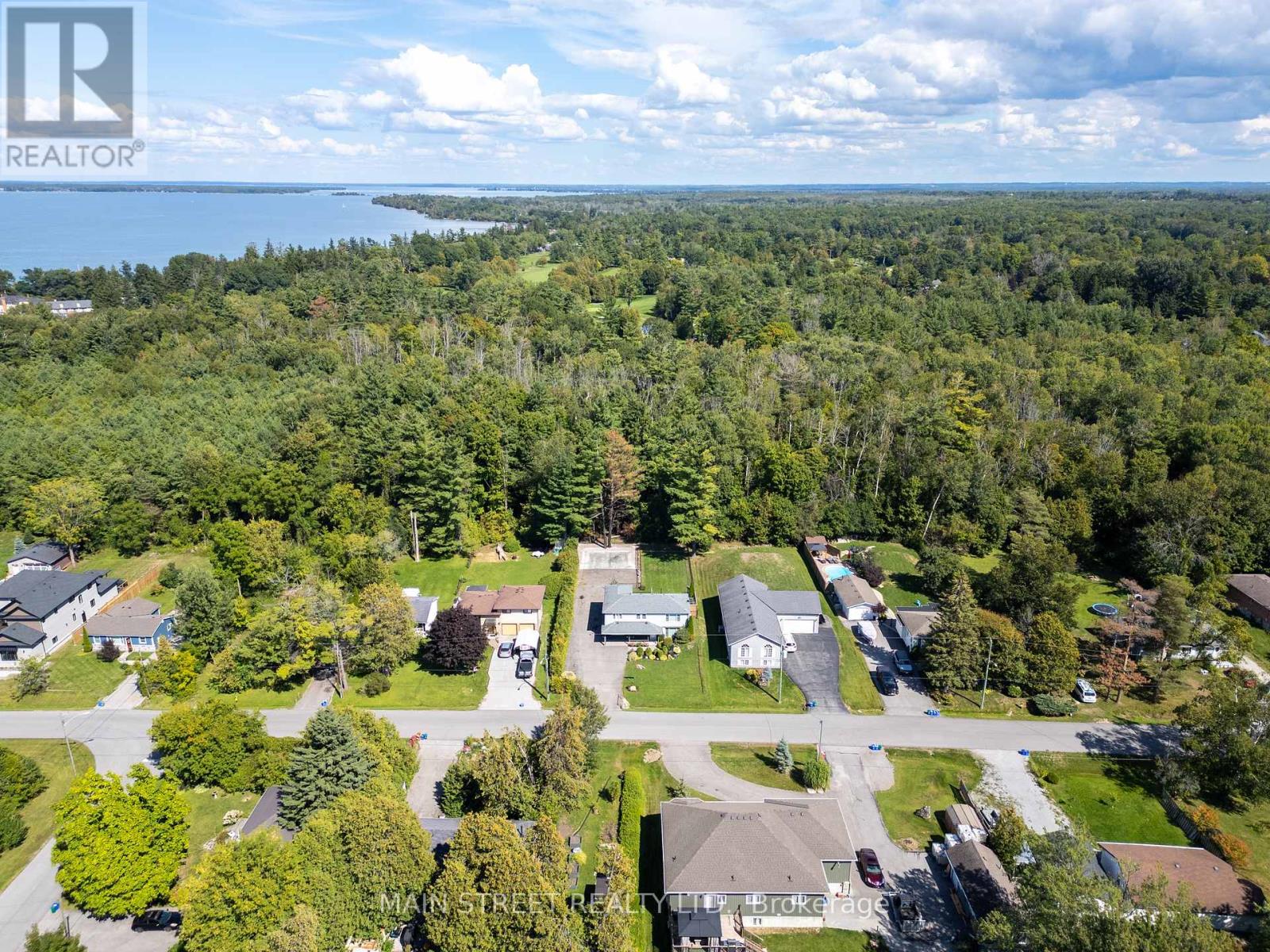 Photo 22 of 23 Sunnidale Boulevard E, Georgina ON