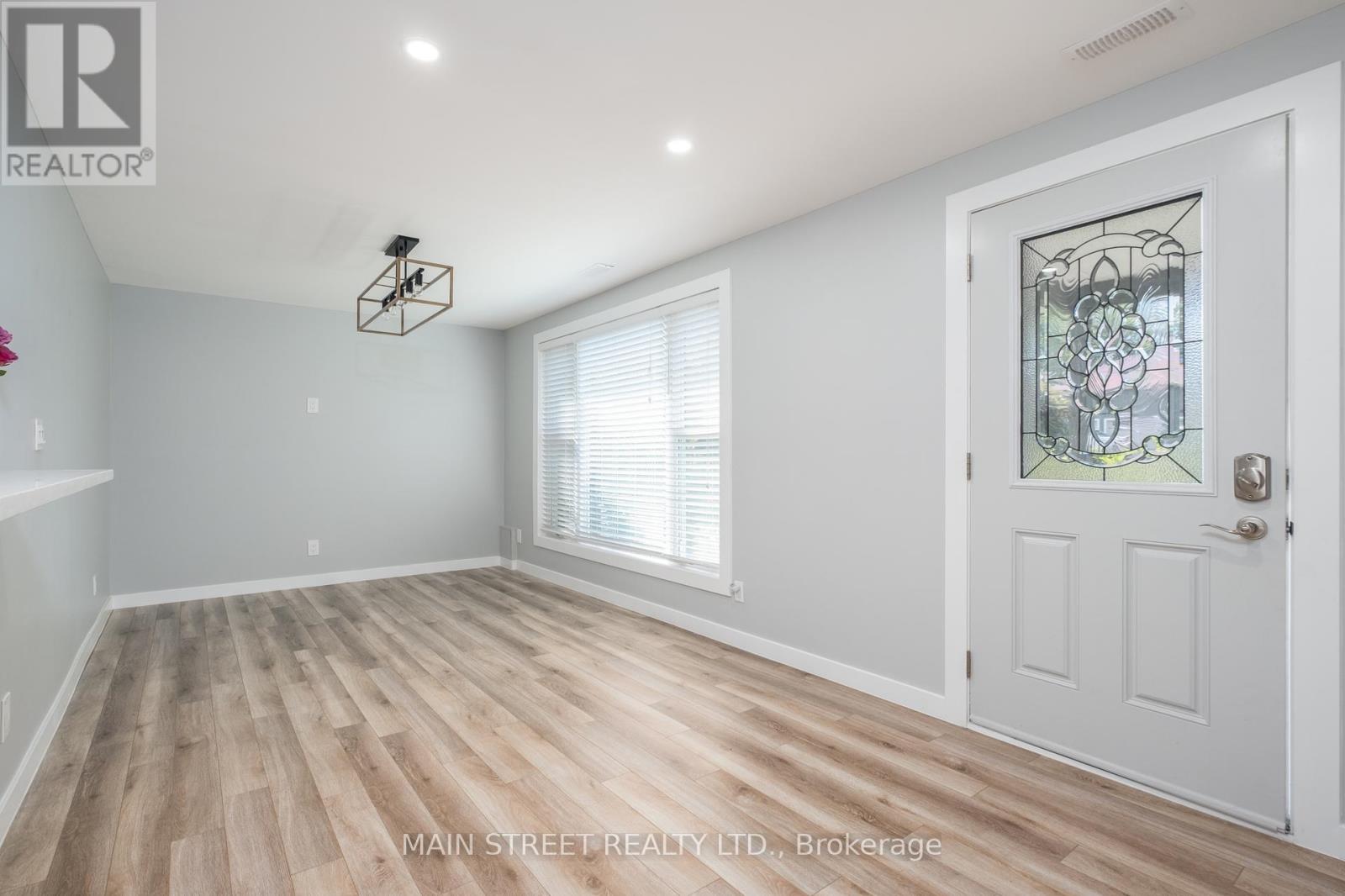 Photo 7 of 23 Sunnidale Boulevard E, Georgina ON