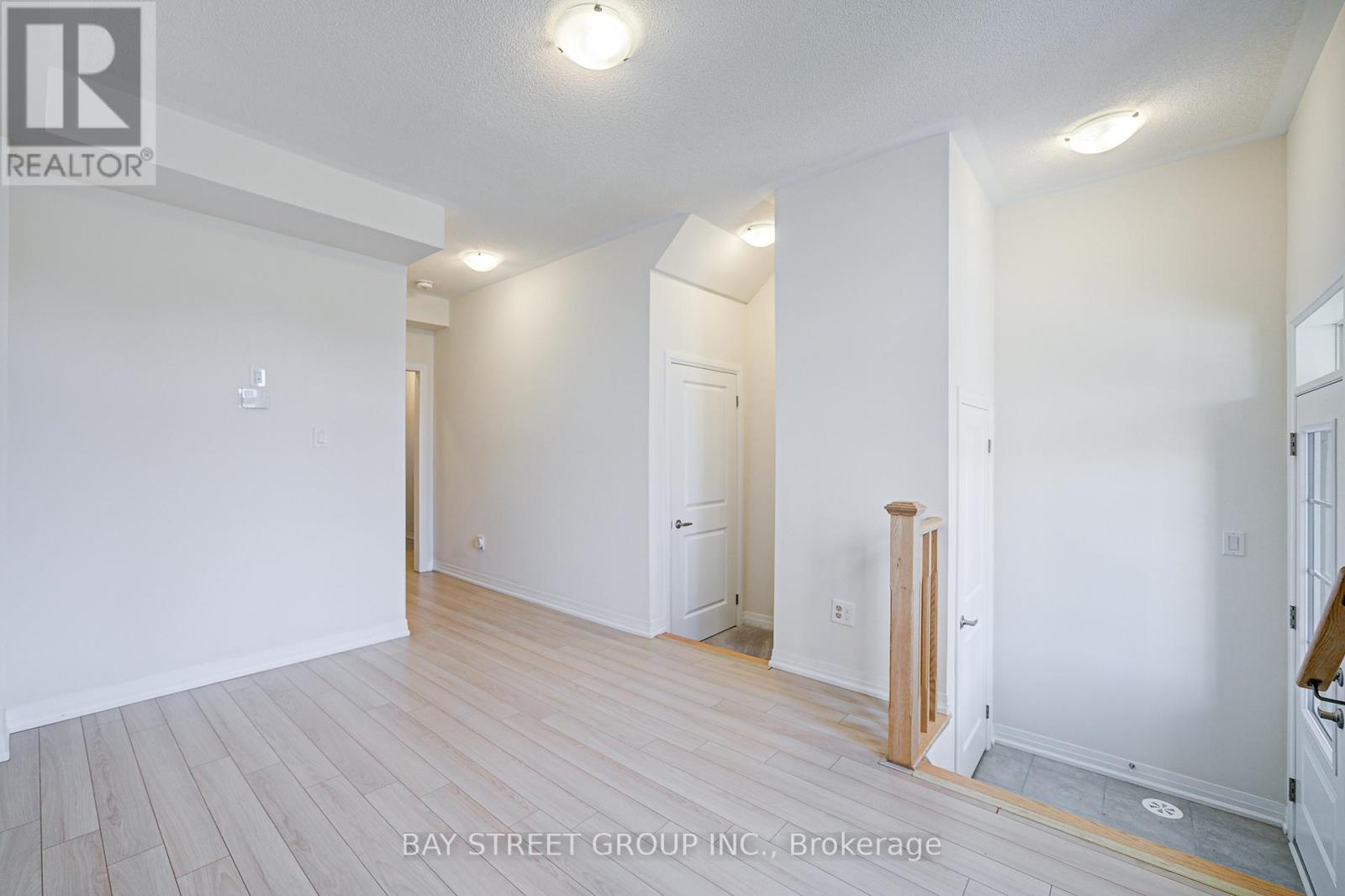 Photo 10 of 3 Carneros Way, Markham ON